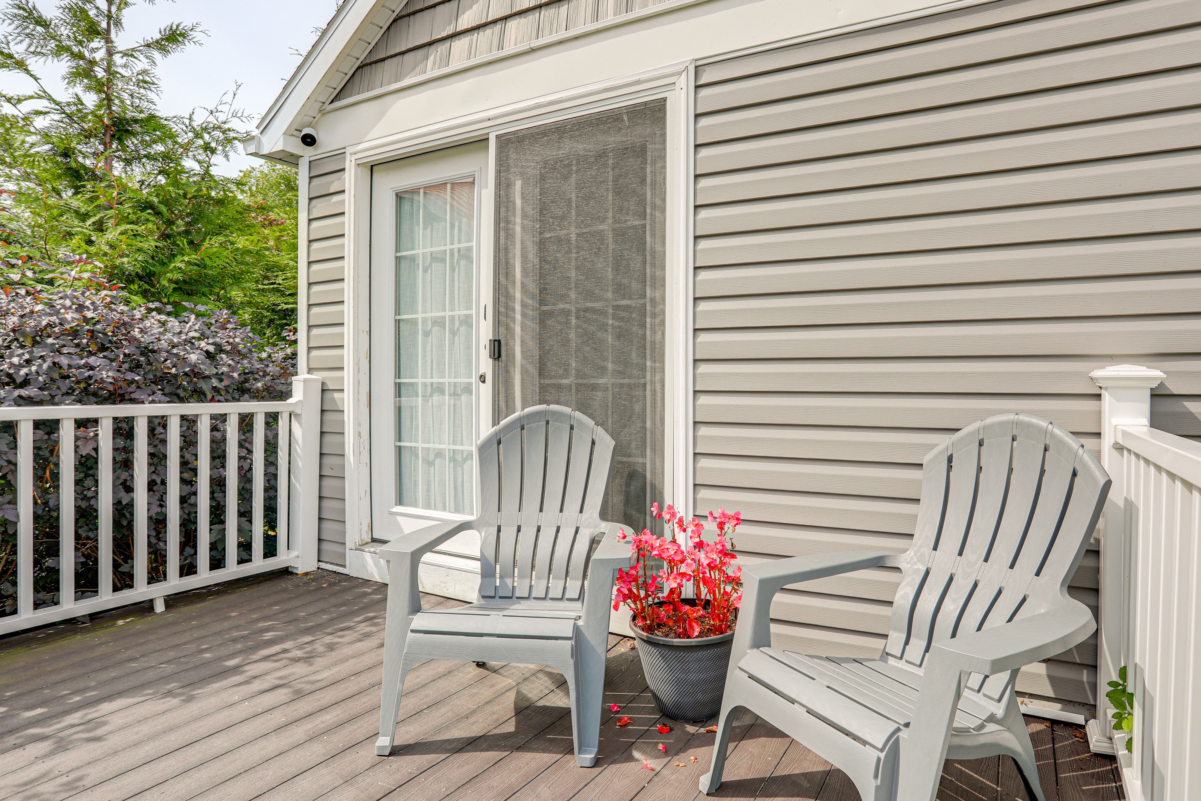Front Deck | Garden View