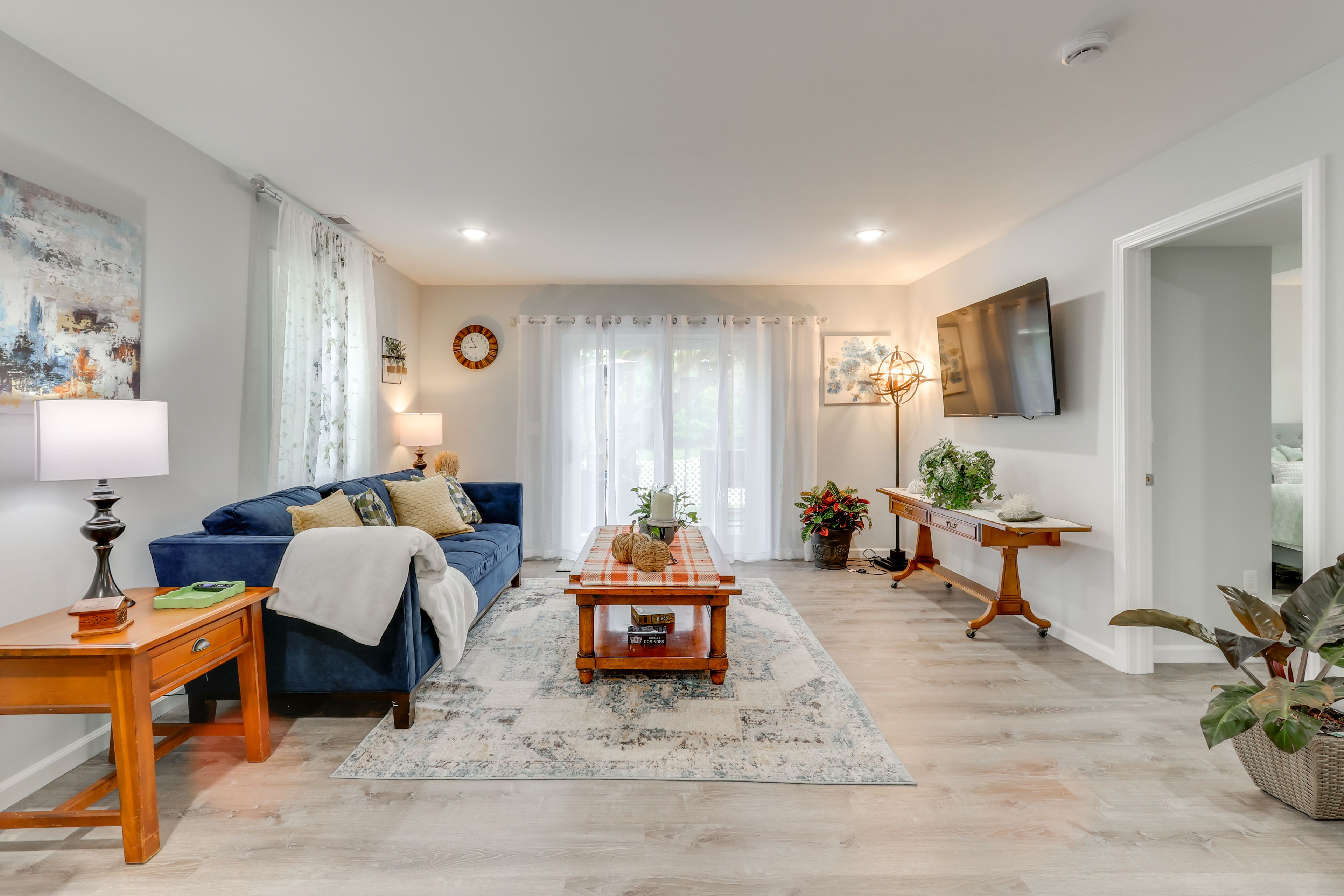 Living Room | Central A/C & Heating