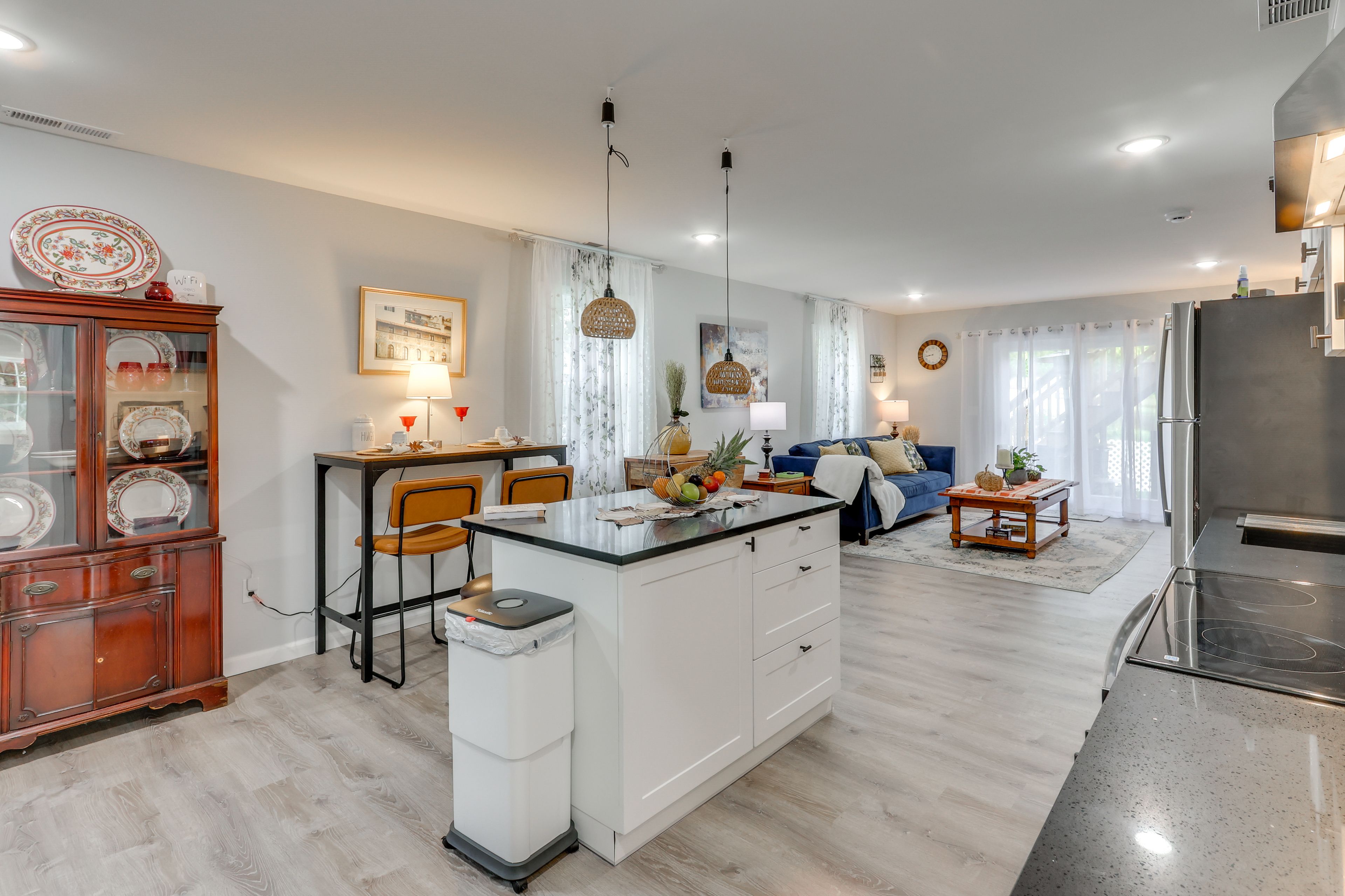 Kitchen | Dining Area