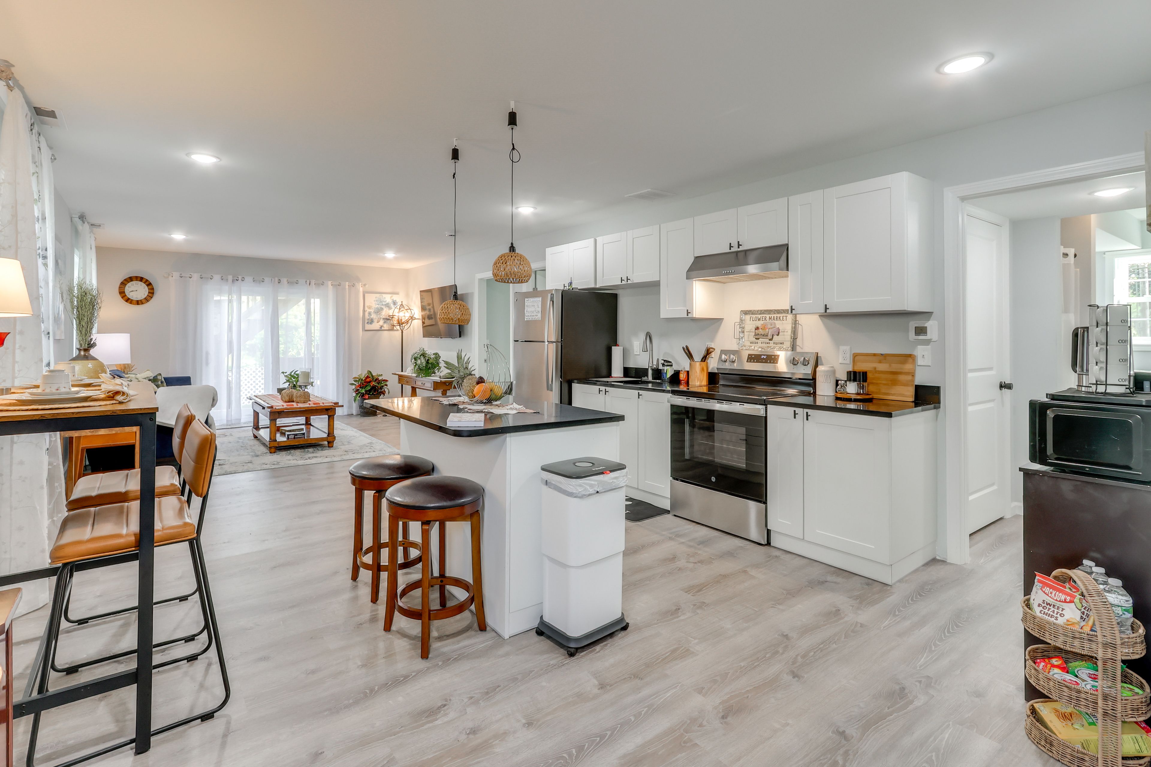 Kitchen | Drip Coffee Maker | Stove/Oven | Microwave