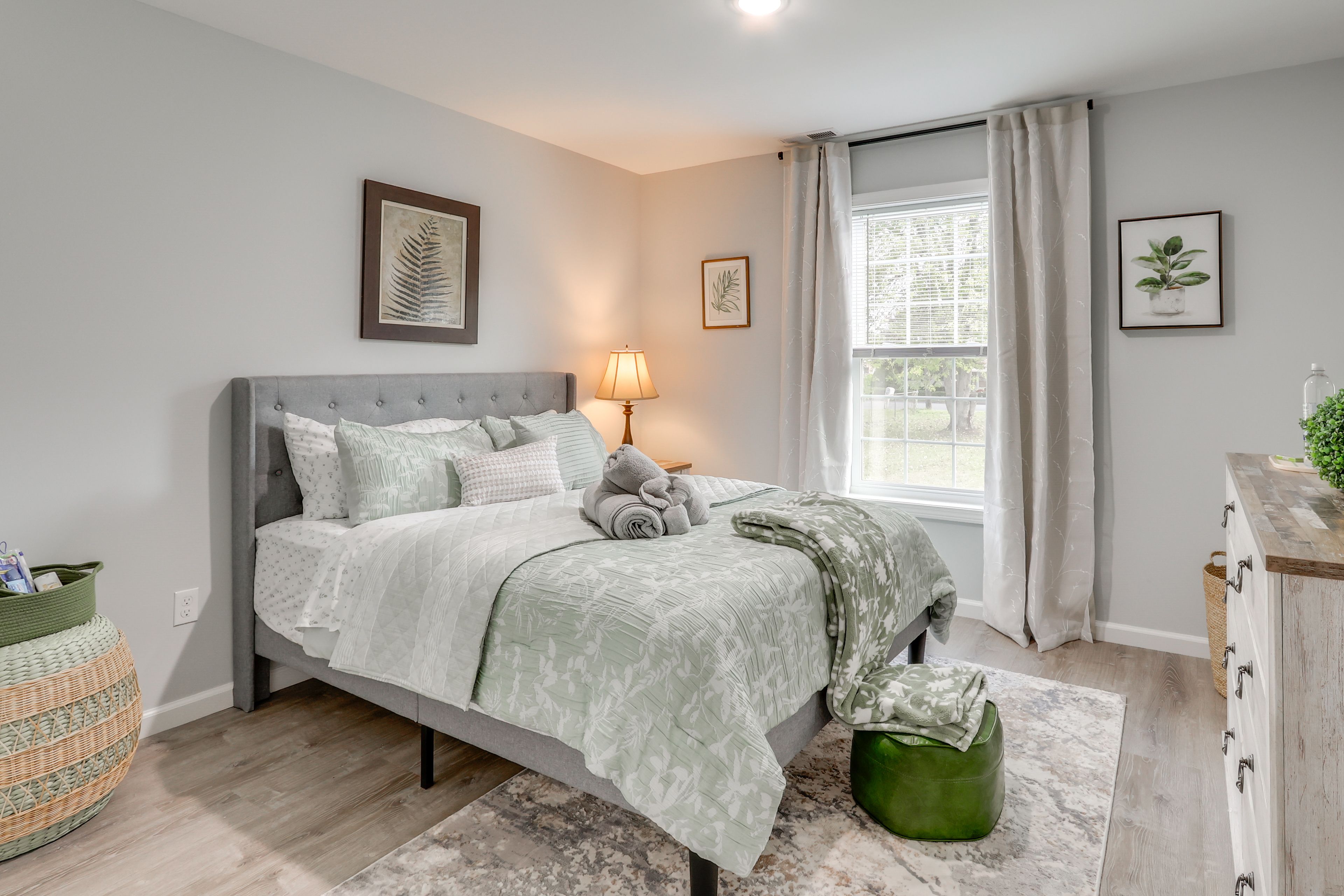 Bedroom 1 | Queen Bed | Linens Provided