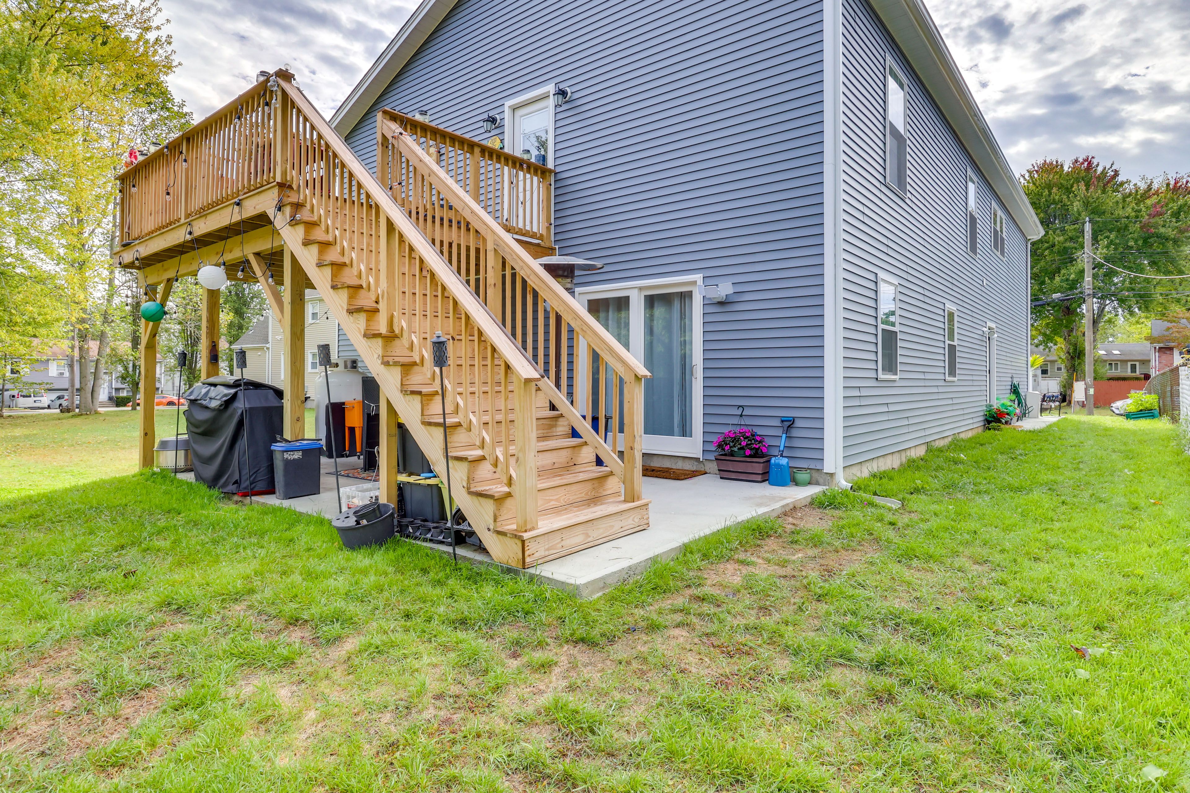 Private Backyard | Fire Pit