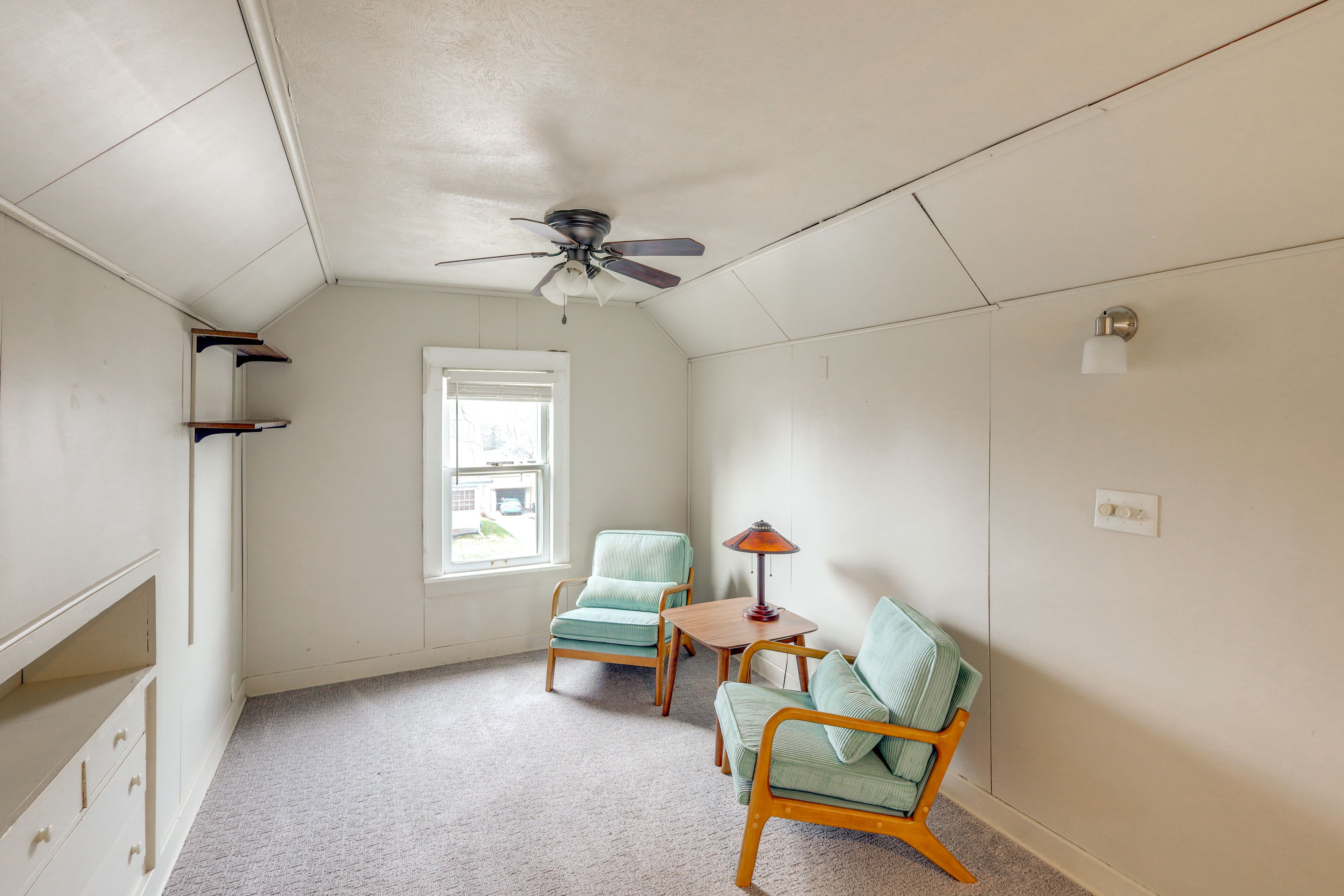 Sitting Room | 2nd Floor