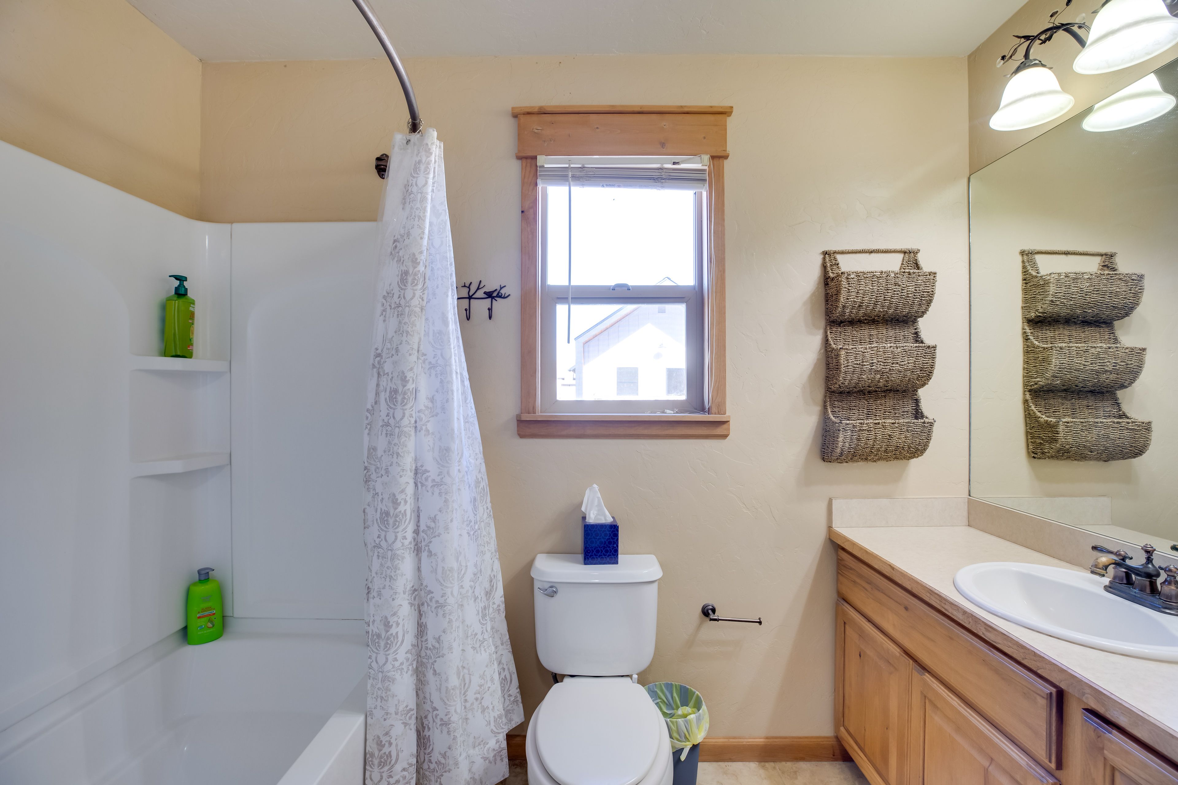 Full Bathroom | Towels & Linens Provided | Washer & Dryer