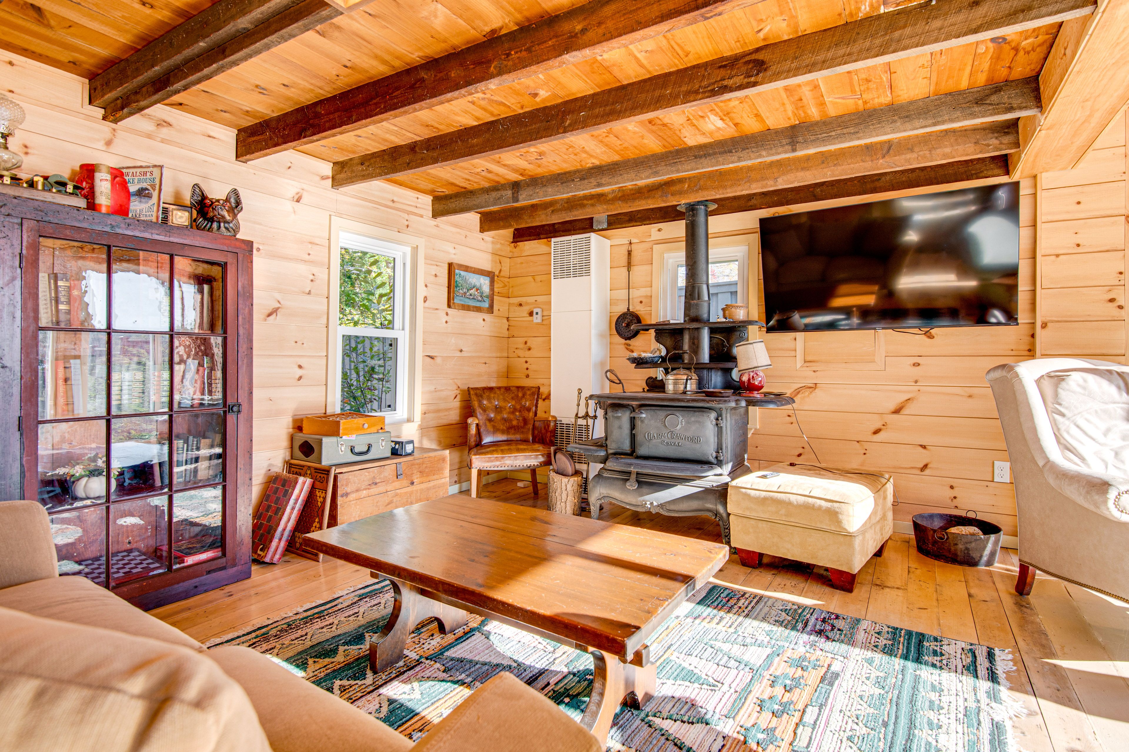 Living Room | Free WiFi | Smart TV | Window A/C Unit | Main Floor