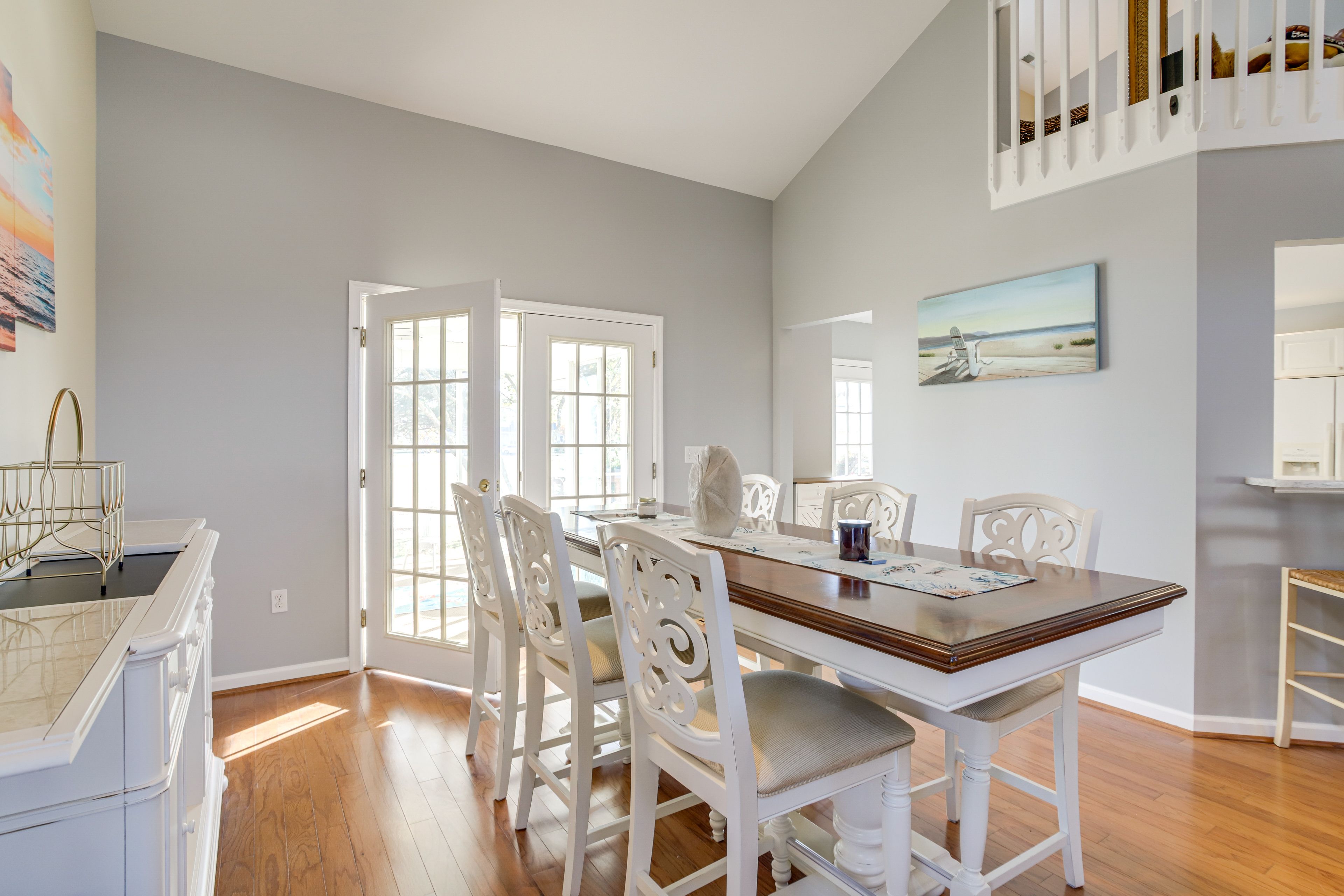 Dining Area | Dining Table | Dishware/Flatware | 1st Floor