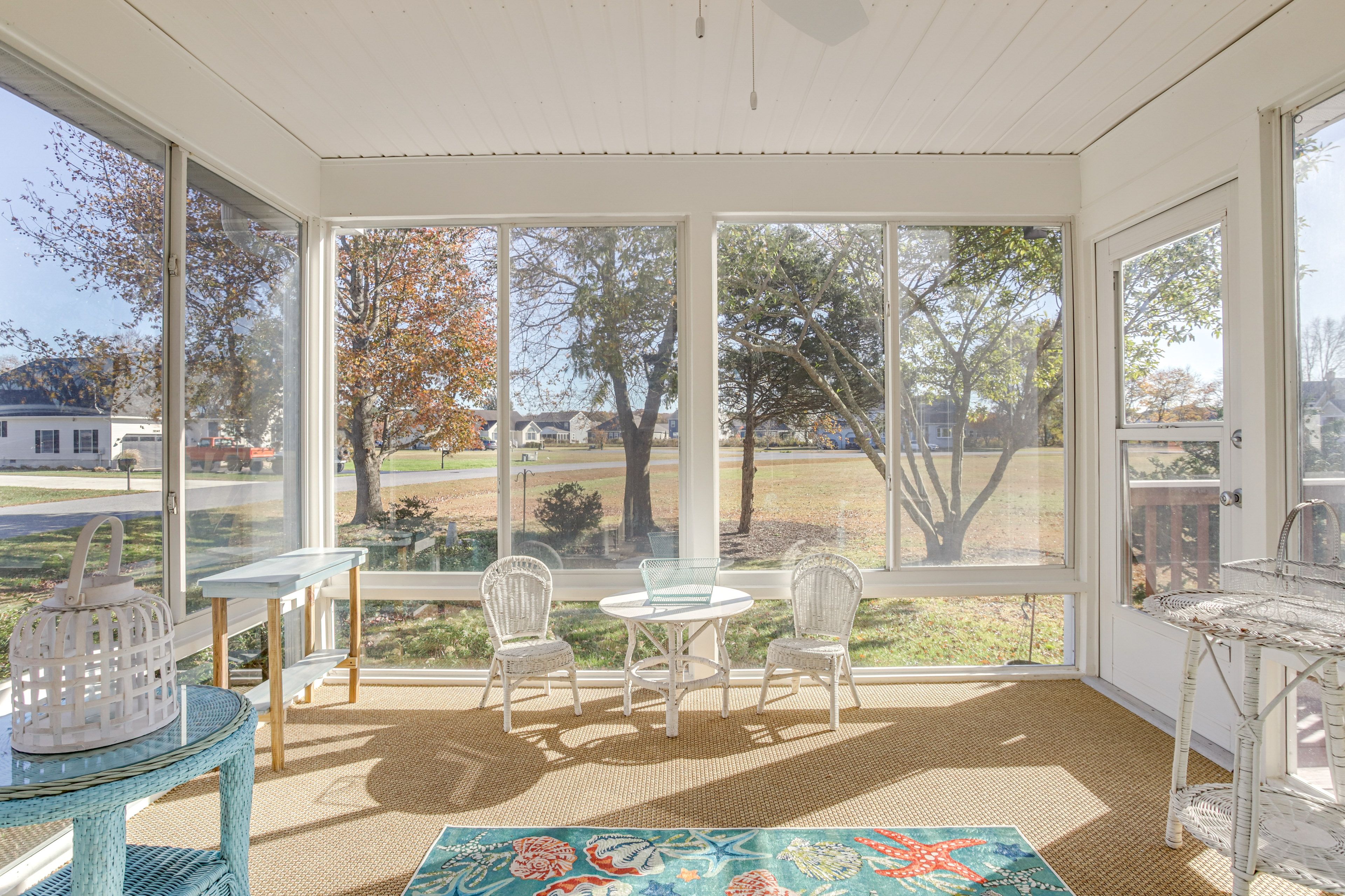 Sunroom | Outdoor Dining Area