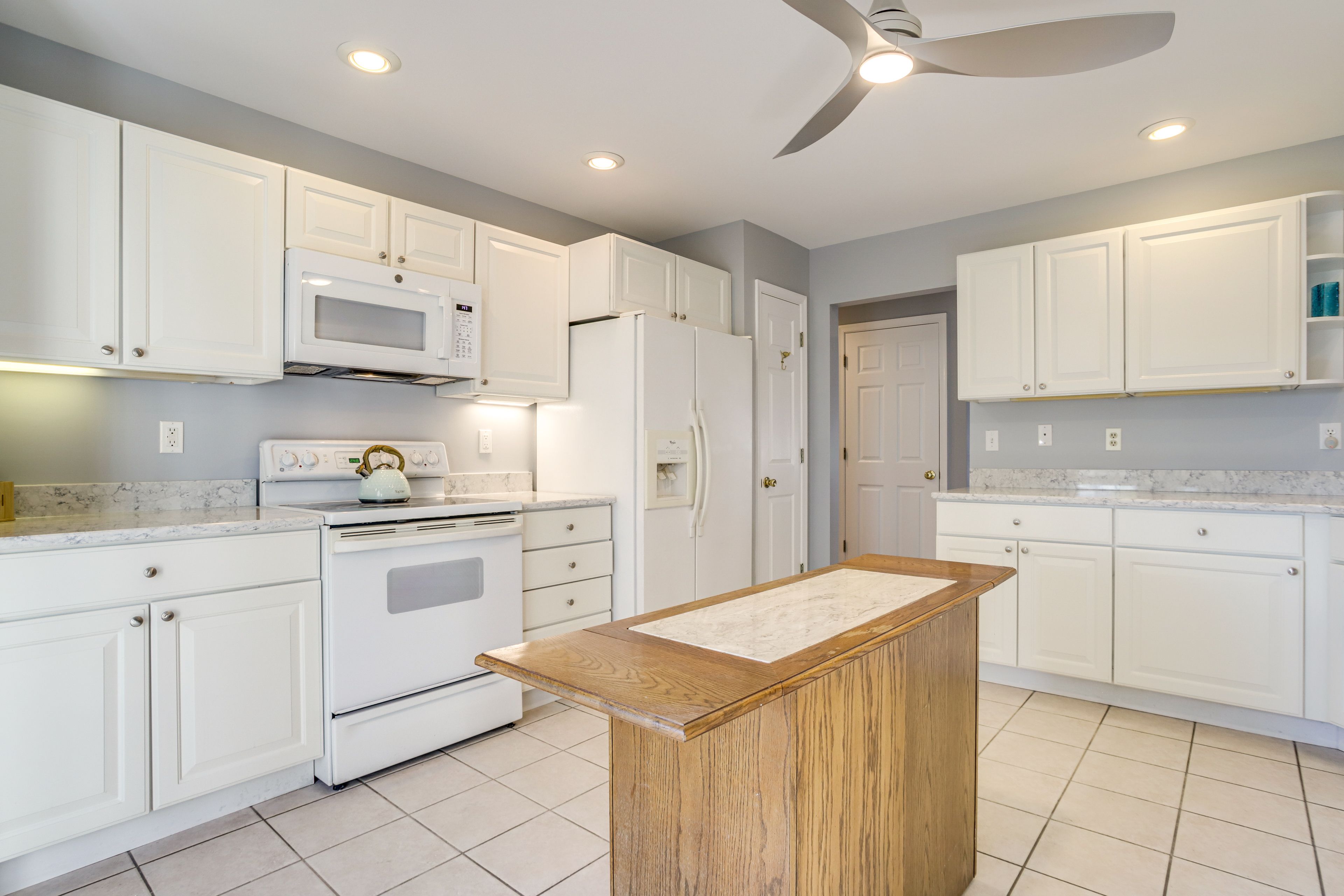 Kitchen | Cooking Basics | Stove/Oven | 1st Floor