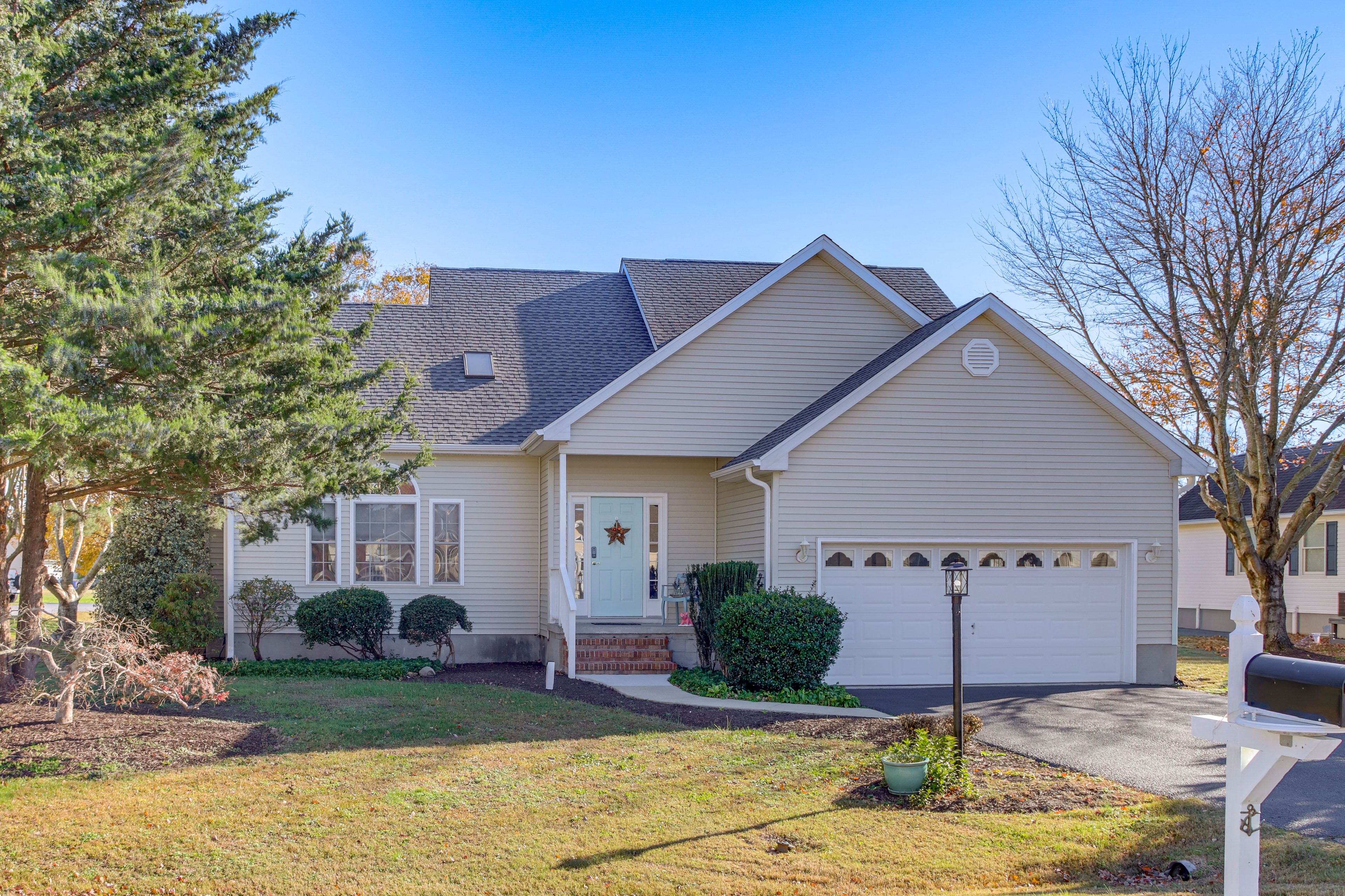 Parking | Double Driveway (4 Vehicles) | Free Street Parking