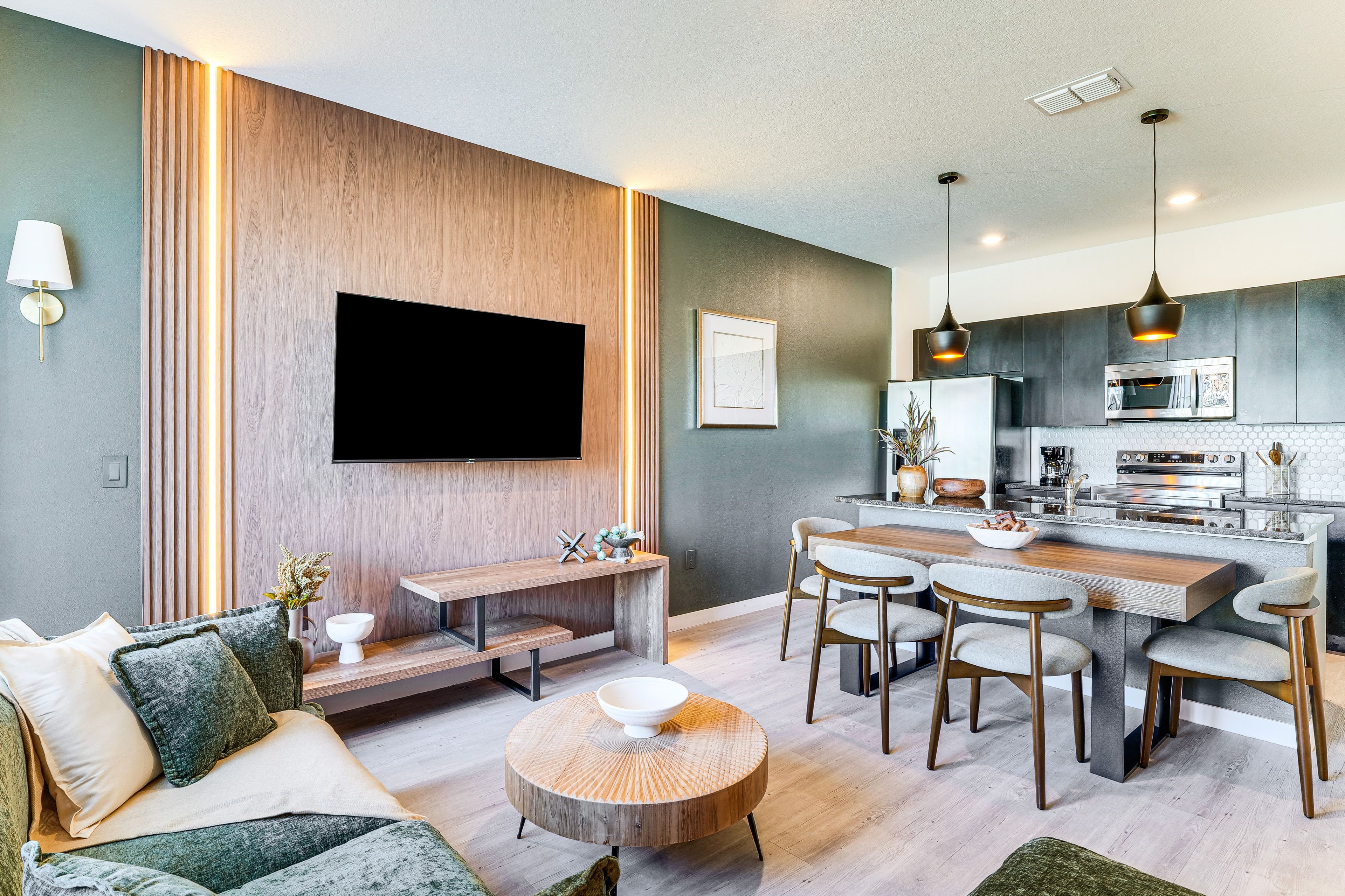 Kissimmee Vacation Rental | 3BR | 3BA | 1,375 Sq Ft | 1 Step to Enter