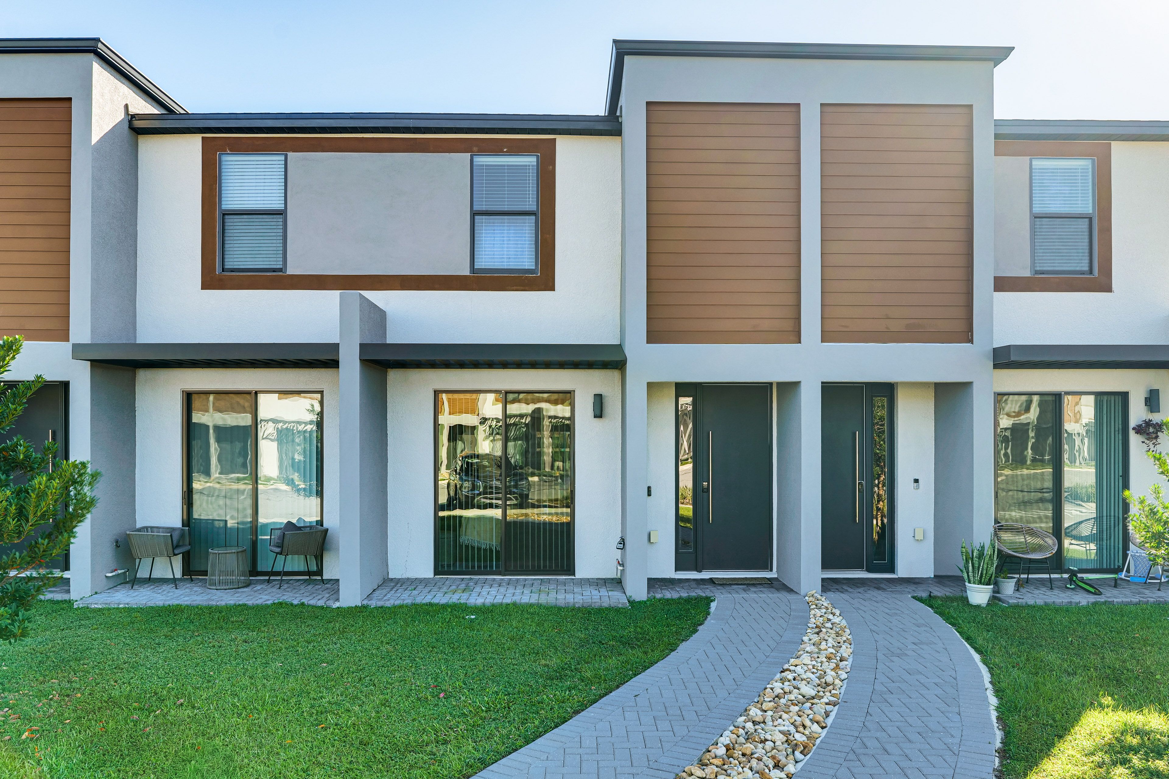 Exterior | Parking | Driveway (2 Vehicles) | Community Parking Lot