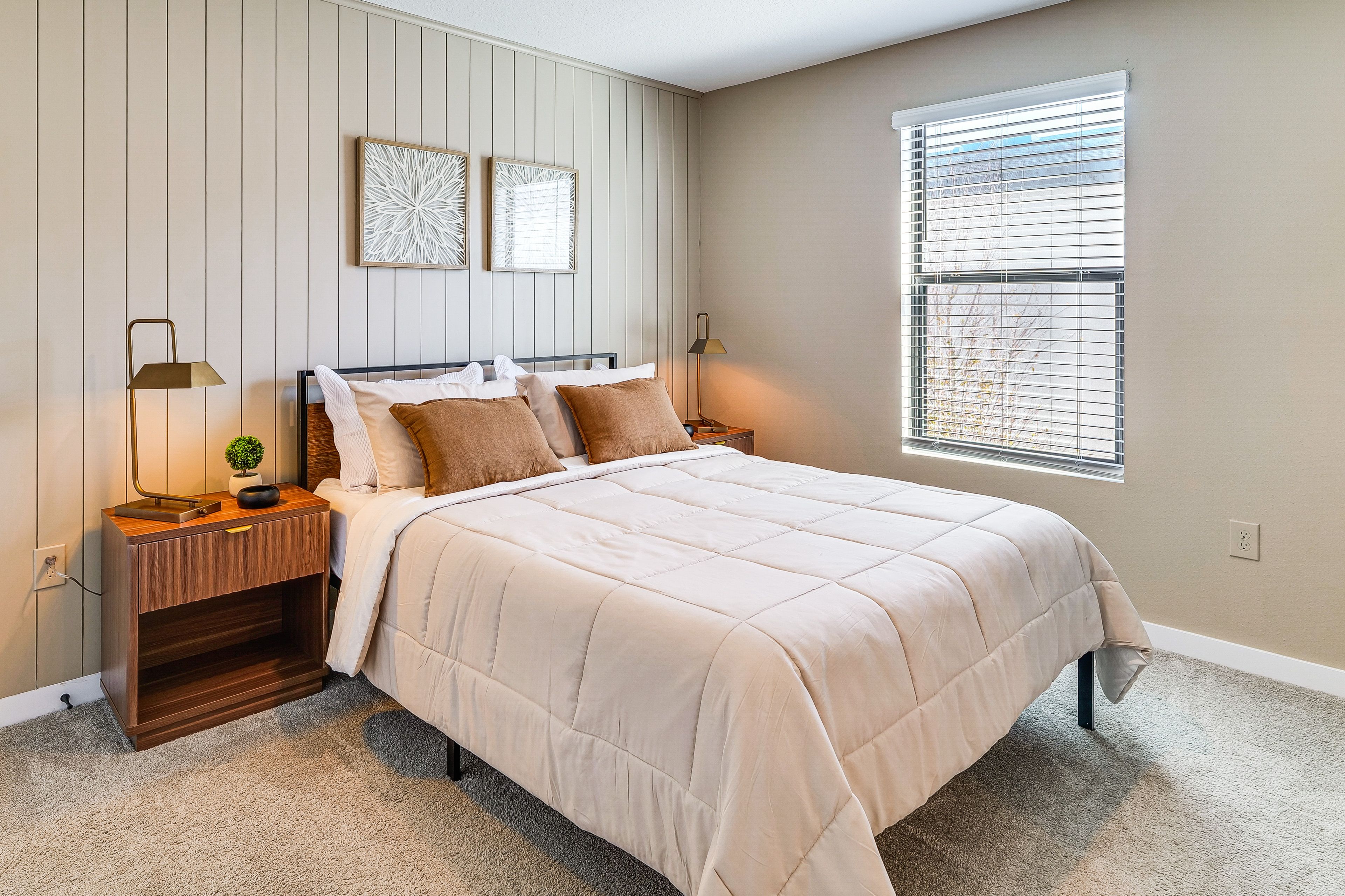 Bedroom 2 | 2nd Floor | Queen Bed | En-Suite Bathroom