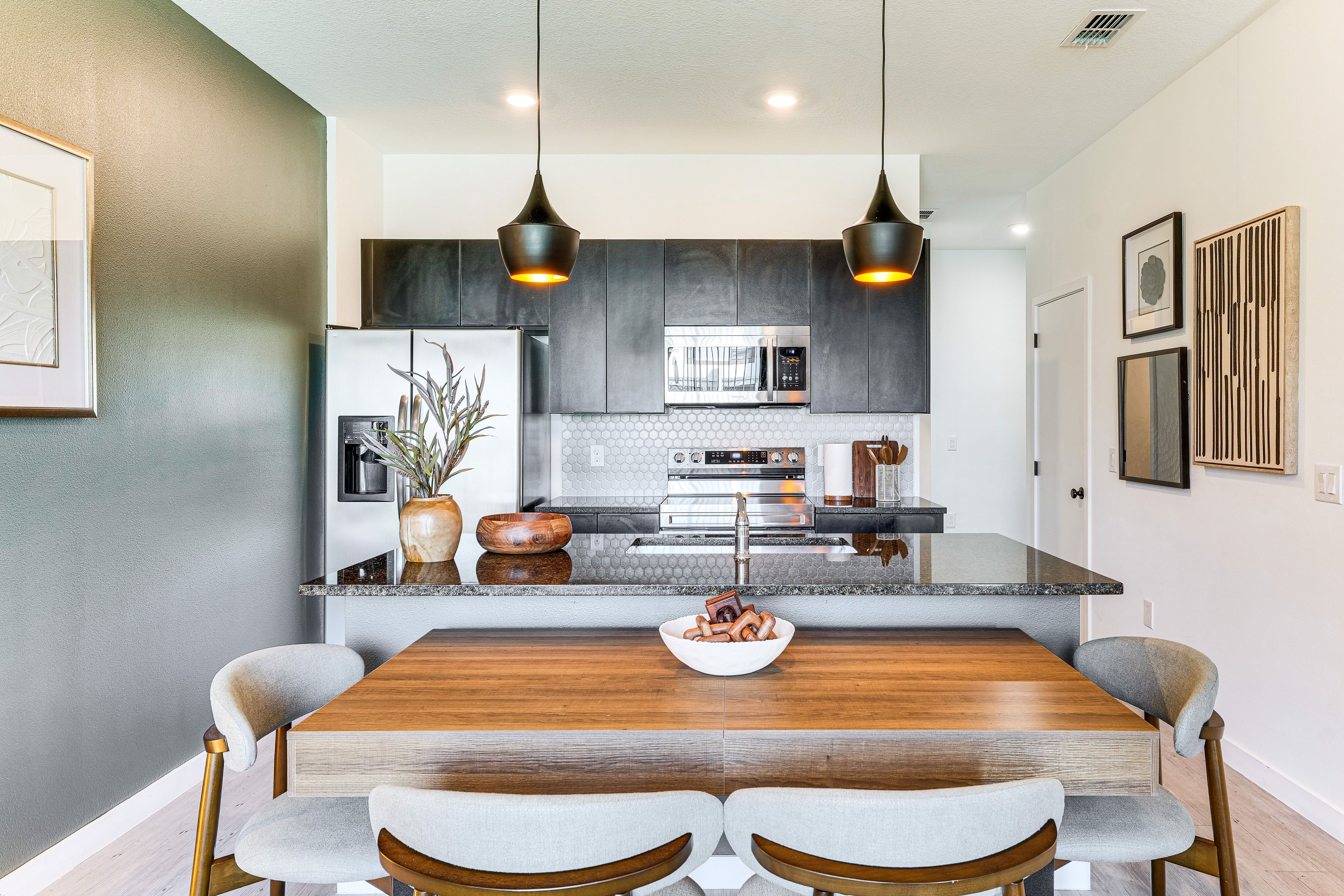 Dining Area | 1st Floor | Dishware/Flatware | Central Heating & A/C | Free WiFi