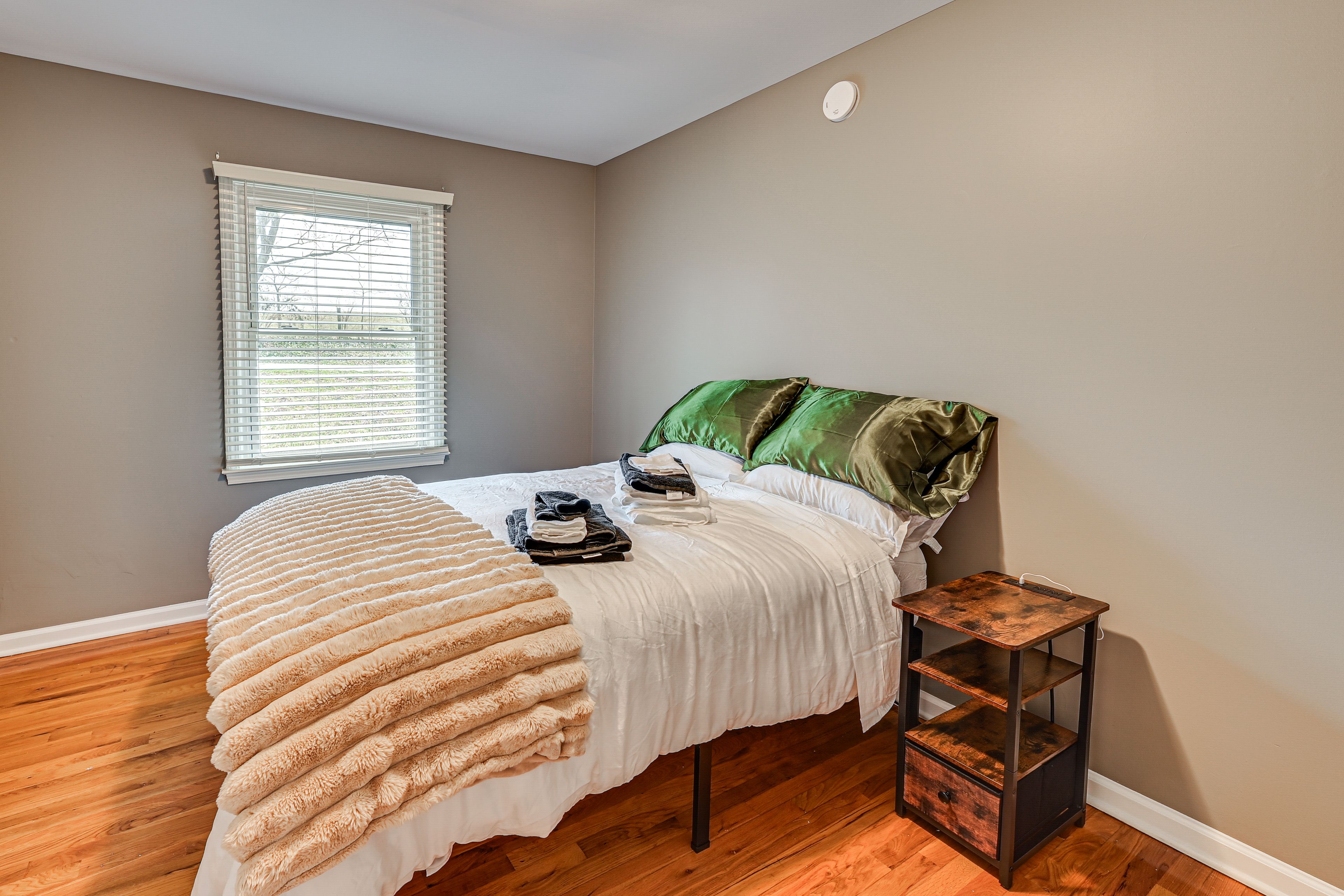 Bedroom 2 | Full Bed