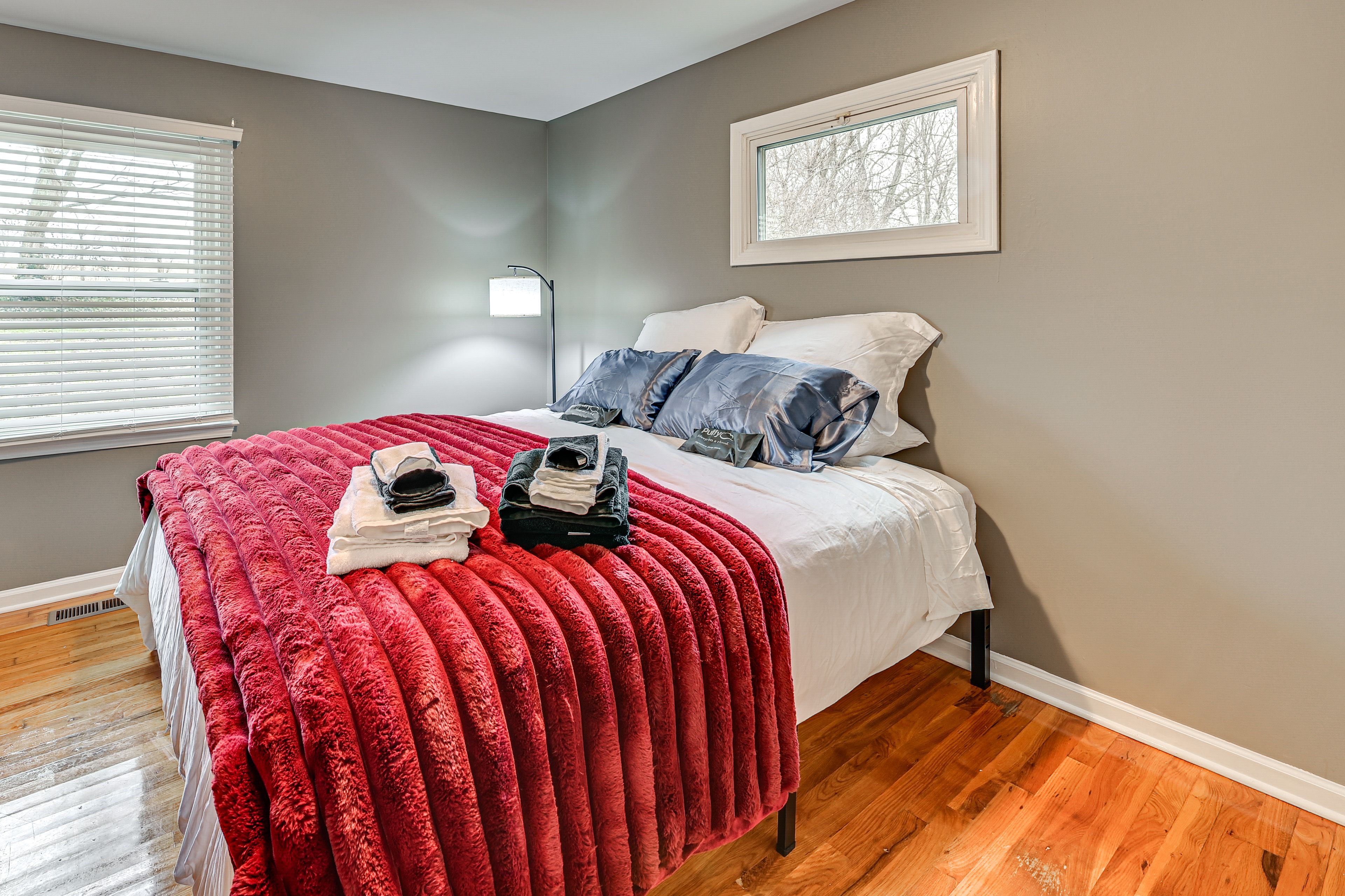 Bedroom 1 | King Bed