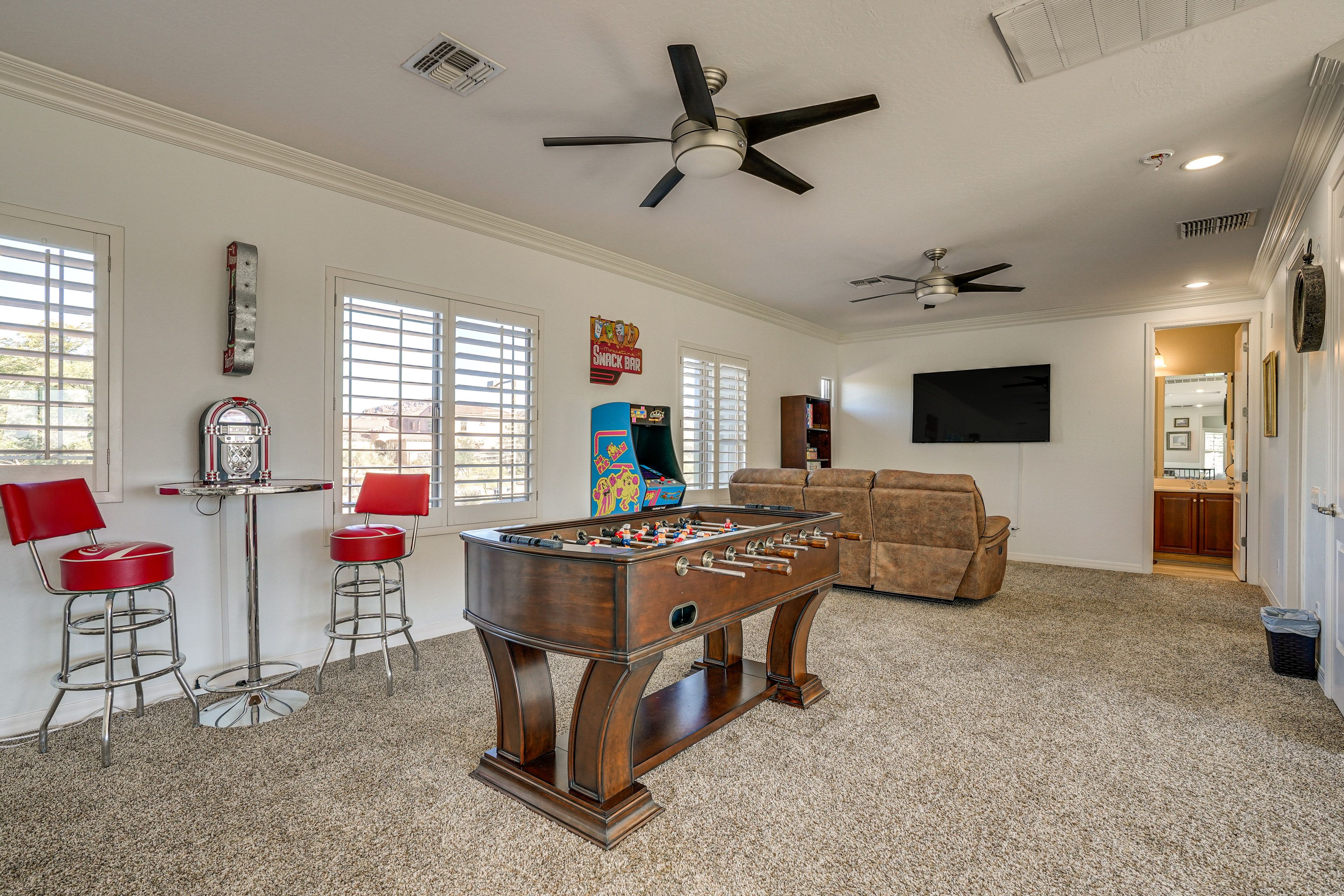 Game Loft | Smart TV | Board Games