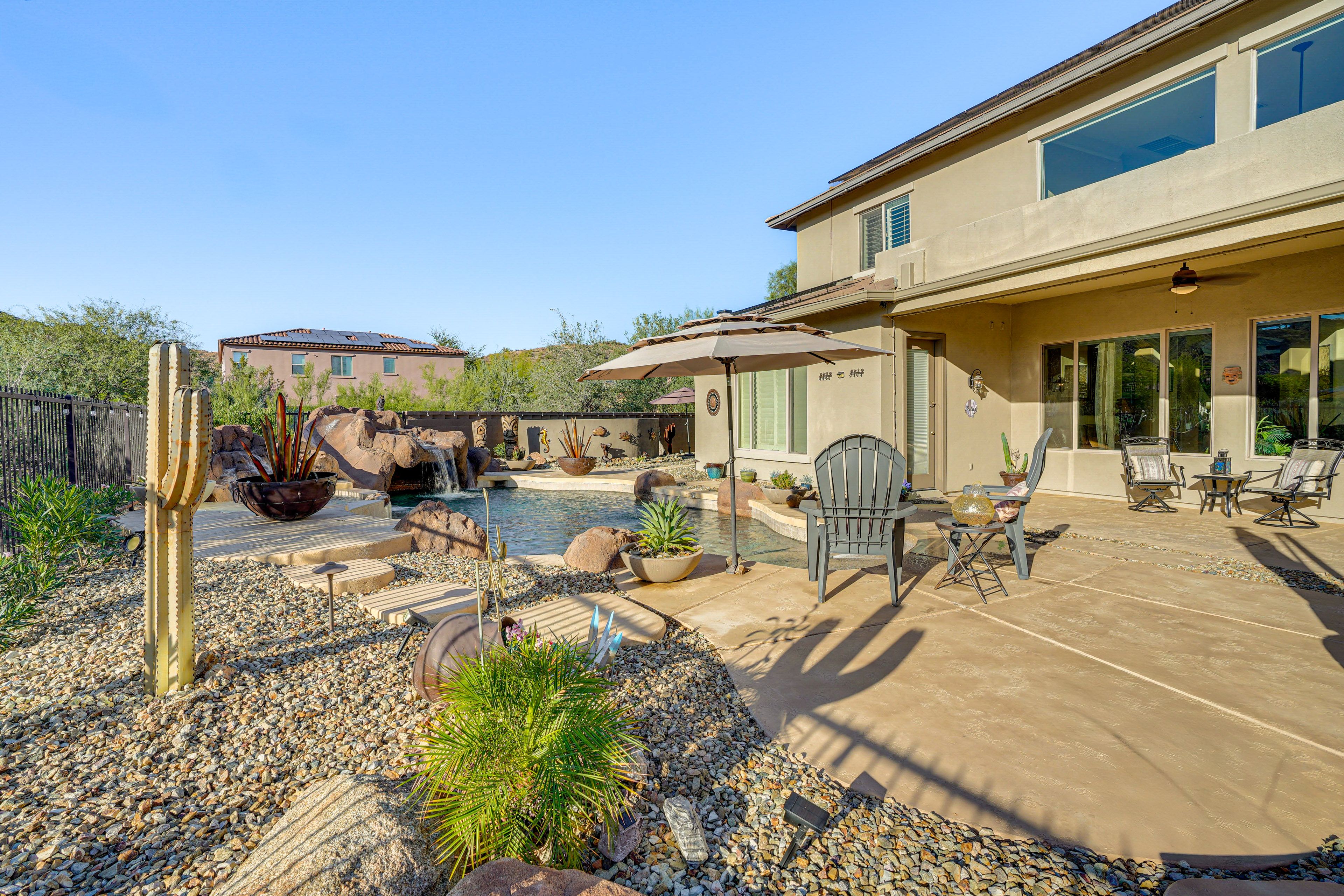 Pool Deck | Outdoor Seating