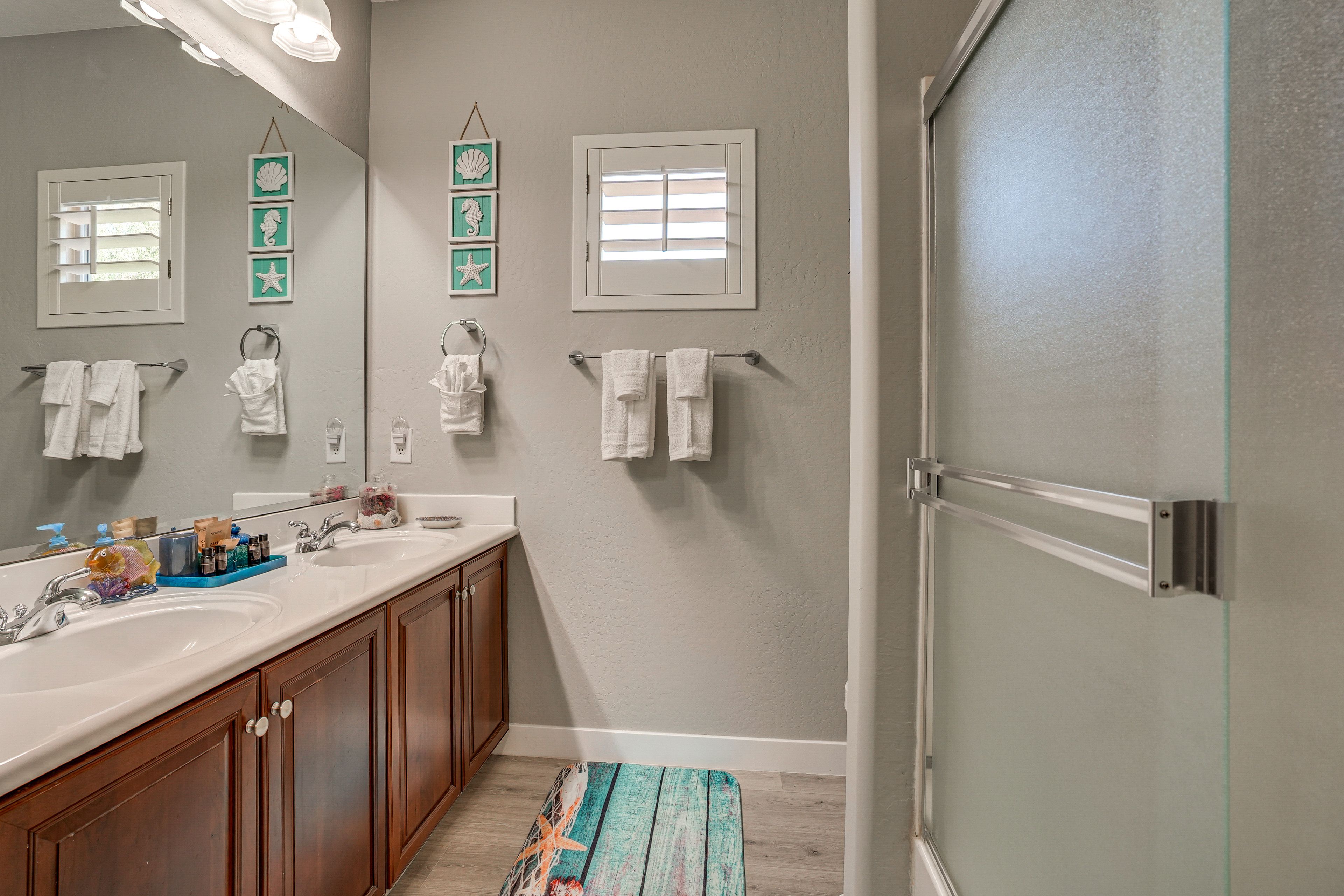 Full Bath | 2nd Floor