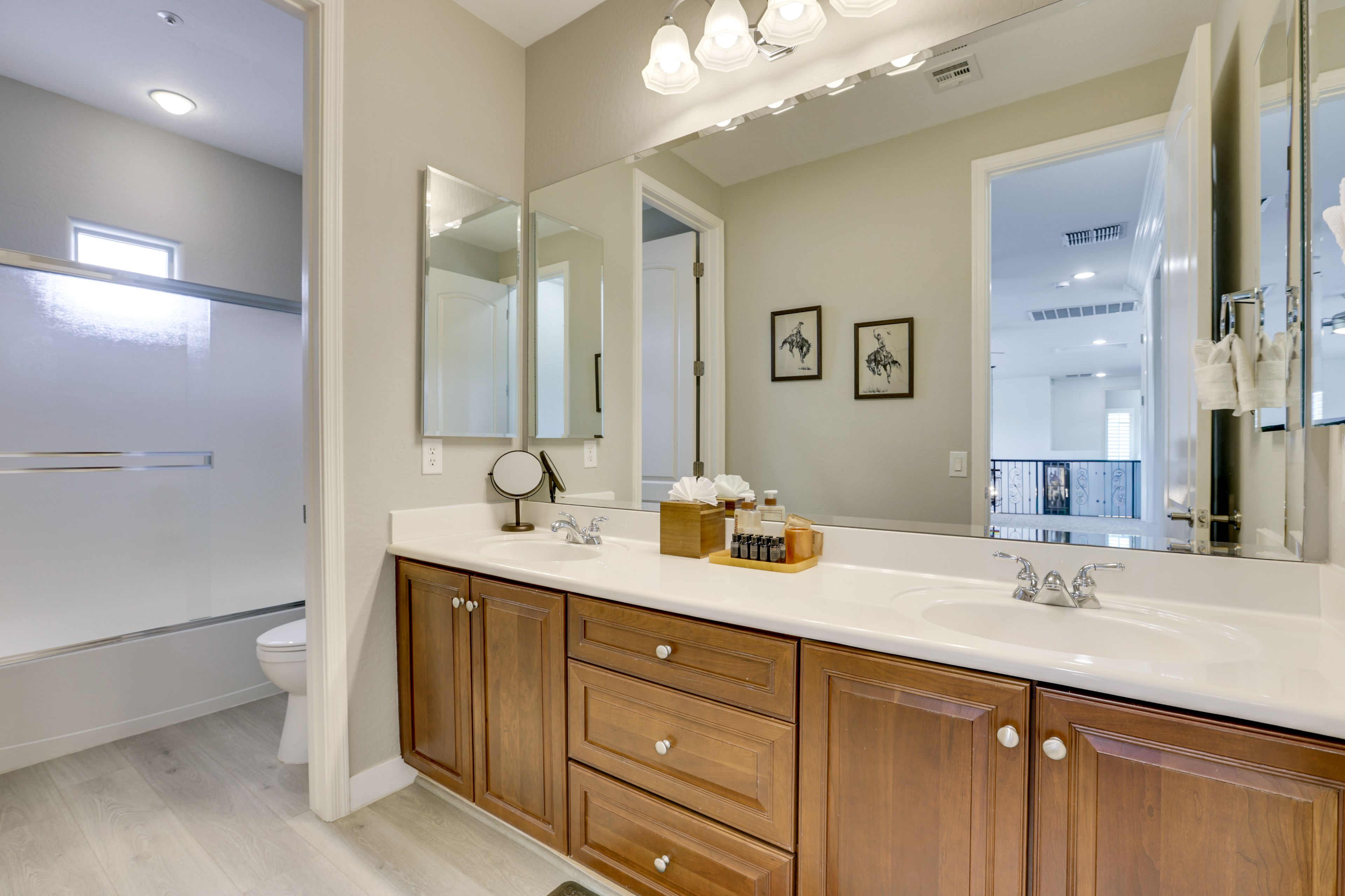 Full Bathroom | 2nd Floor