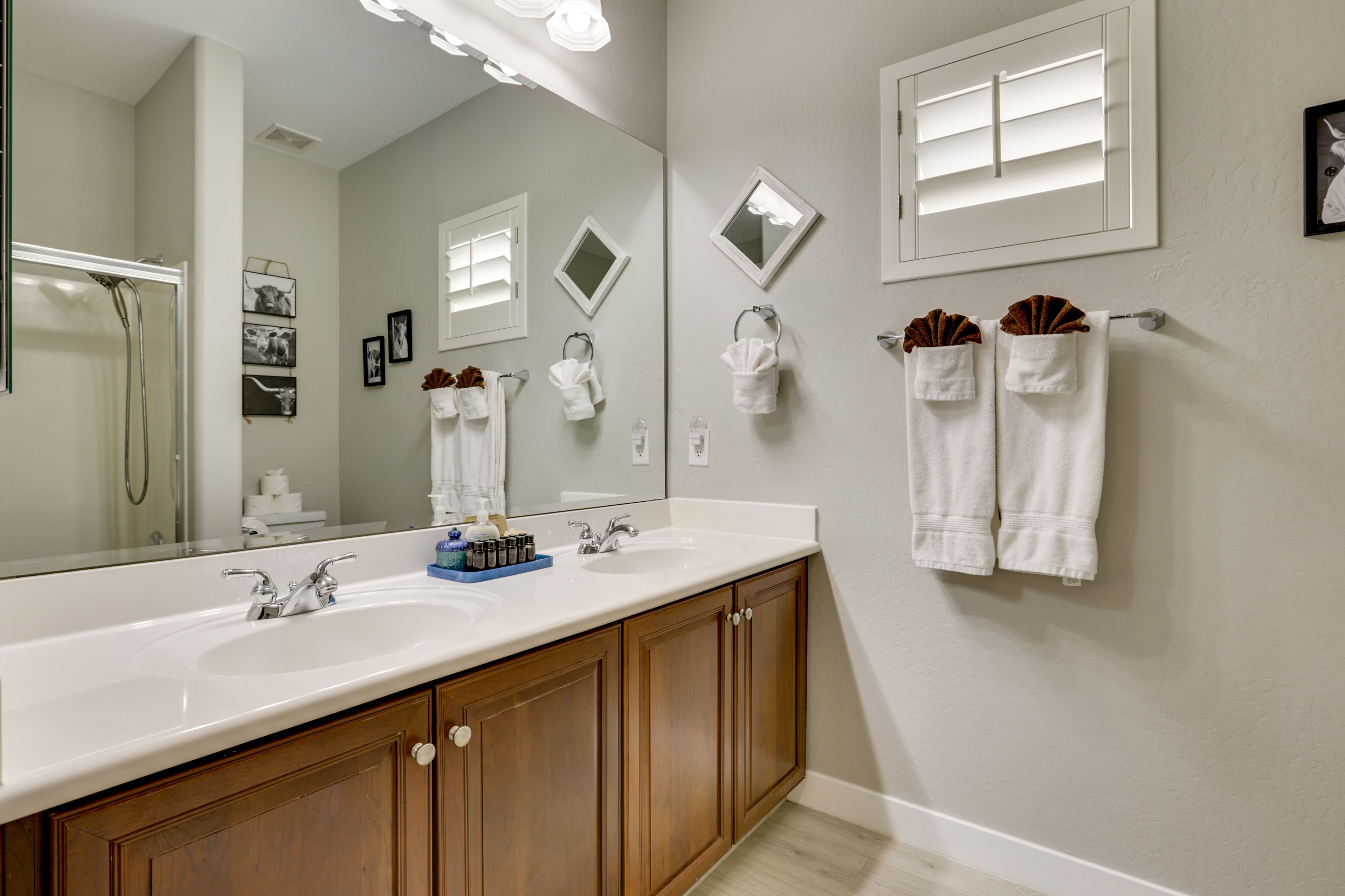 Full Bathroom | 2nd Floor