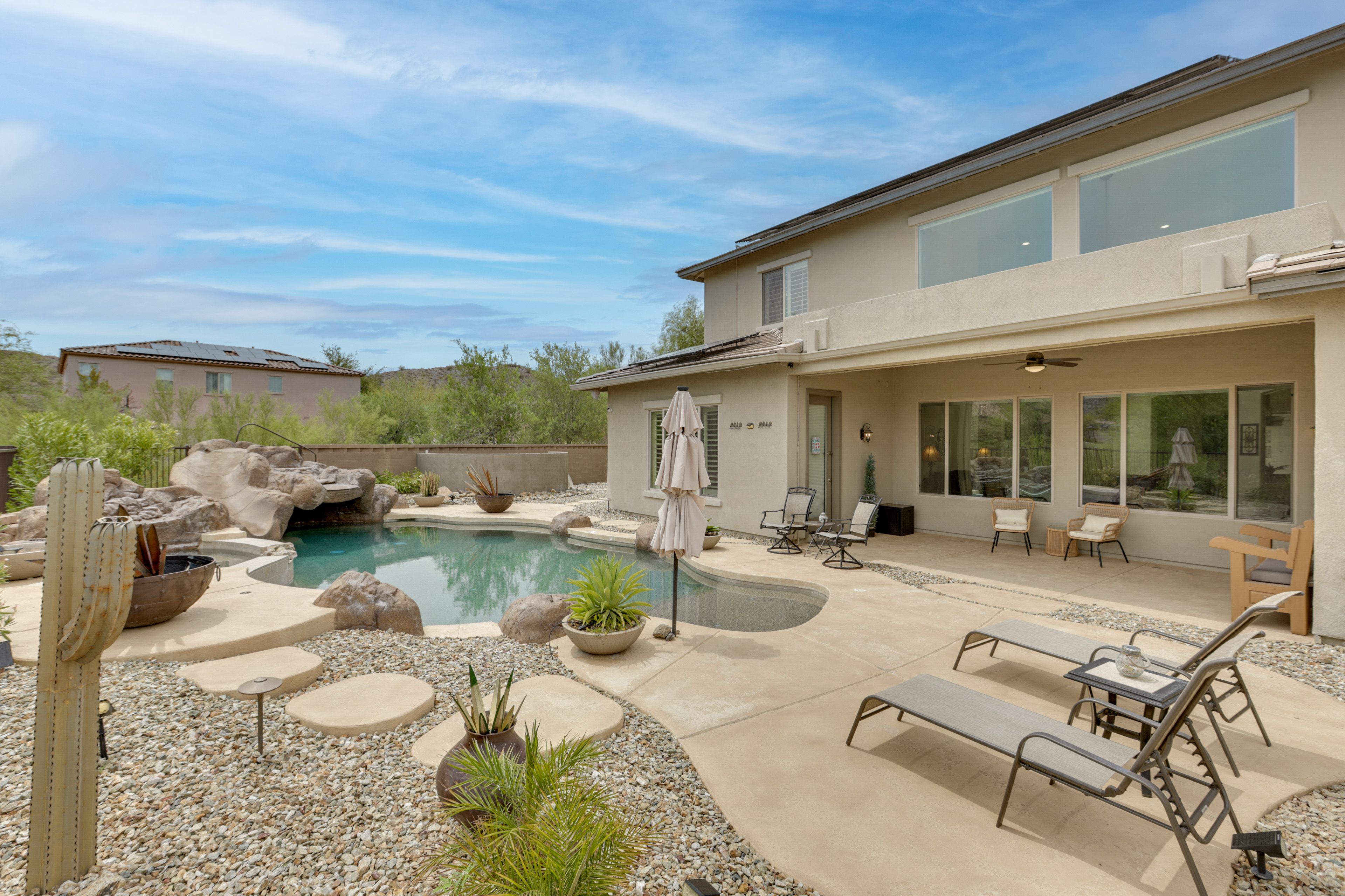 Peoria Vacation Rental | 4BR | 3.5BA | 4,070 Sq Ft | Step to Enter