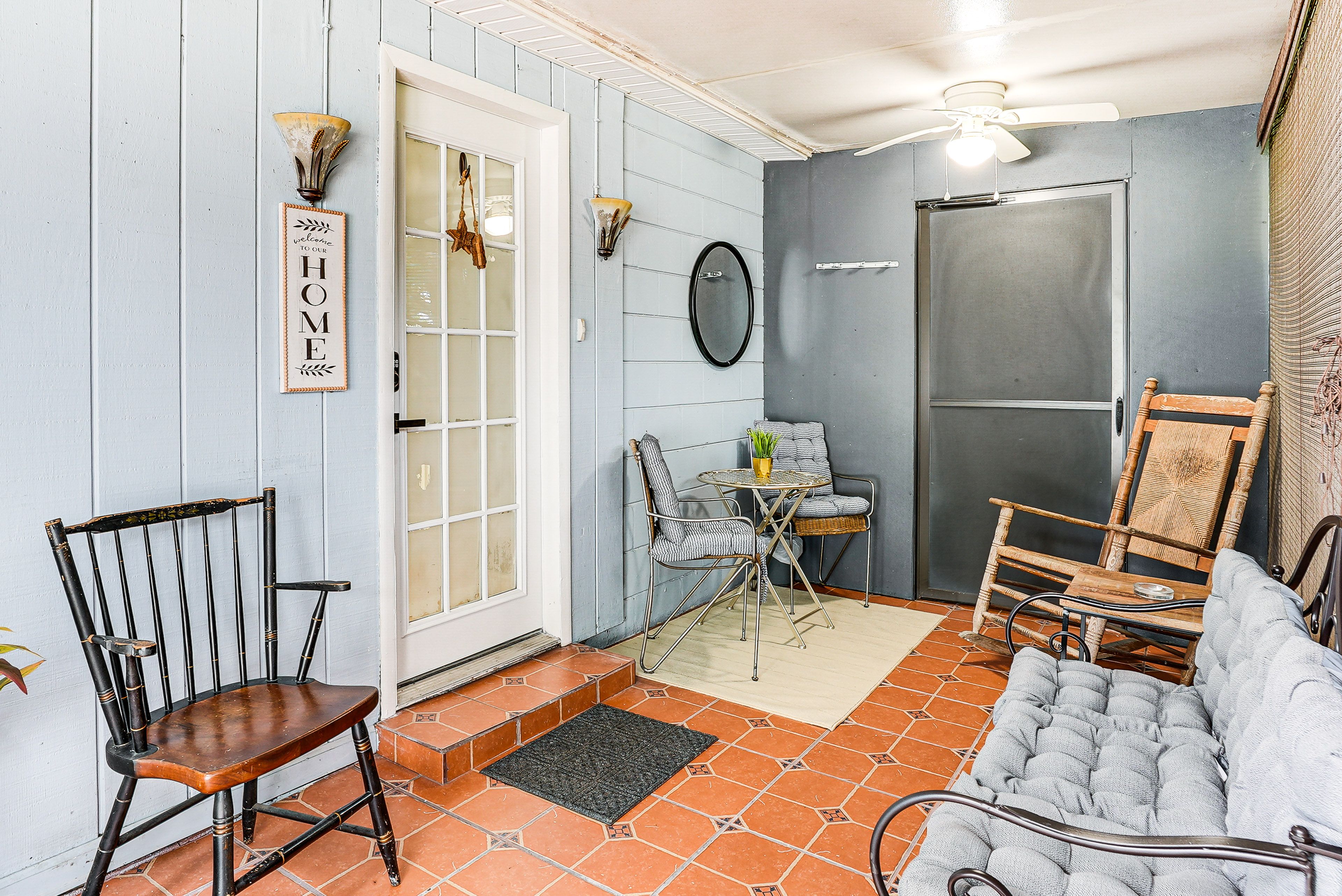 Screened-In Porch | Outdoor Seating
