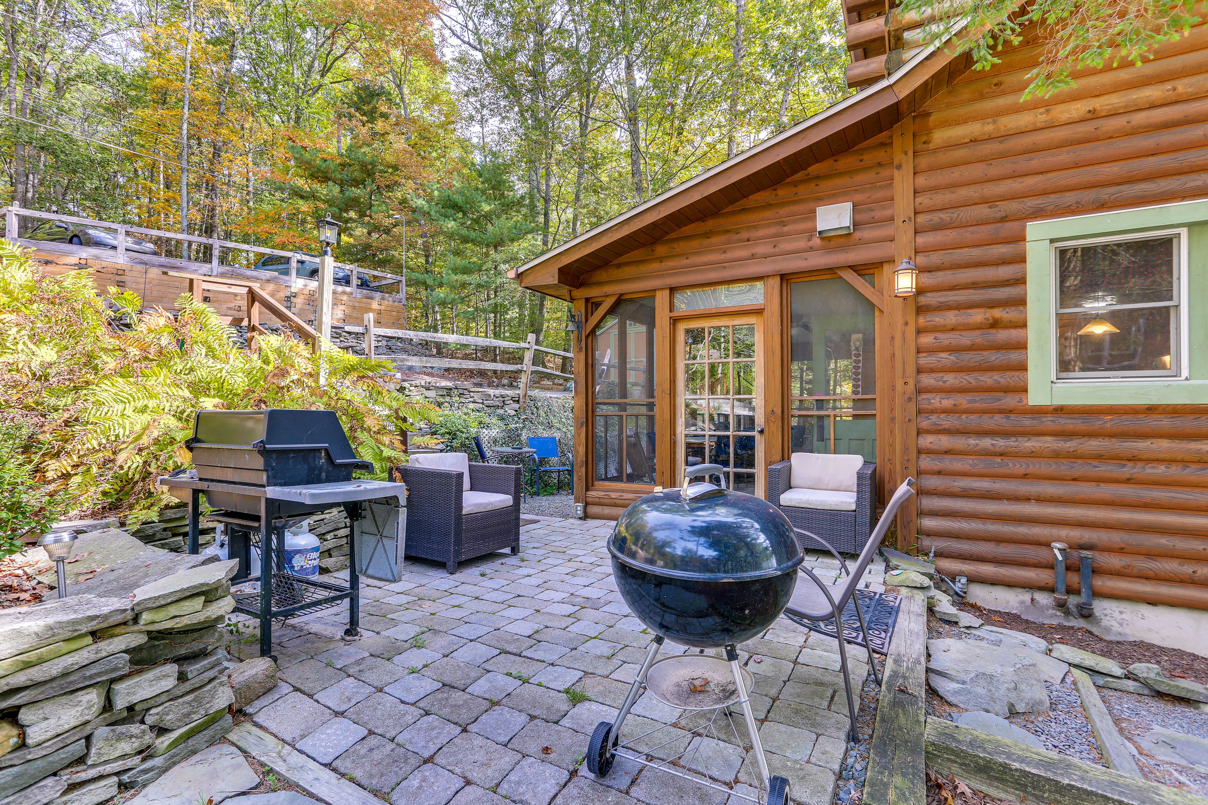 Side Patio | Gas & Charcoal Grills