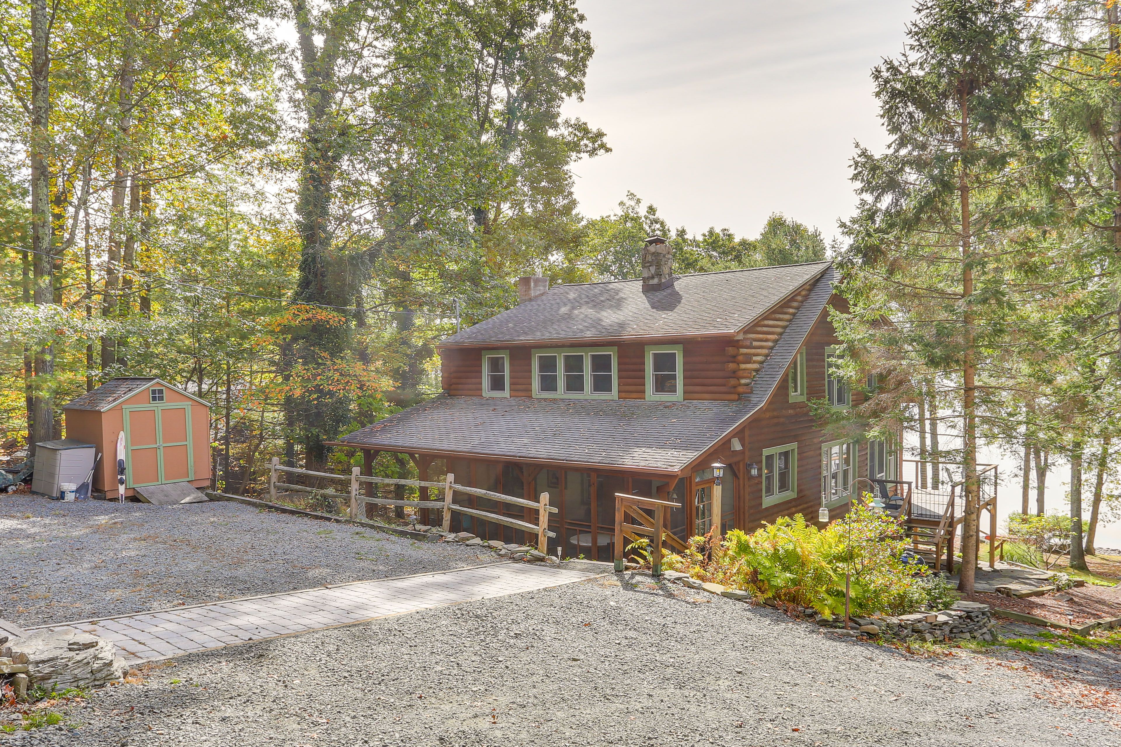 Ground-Level Parking Area (4-5 Vehicles)