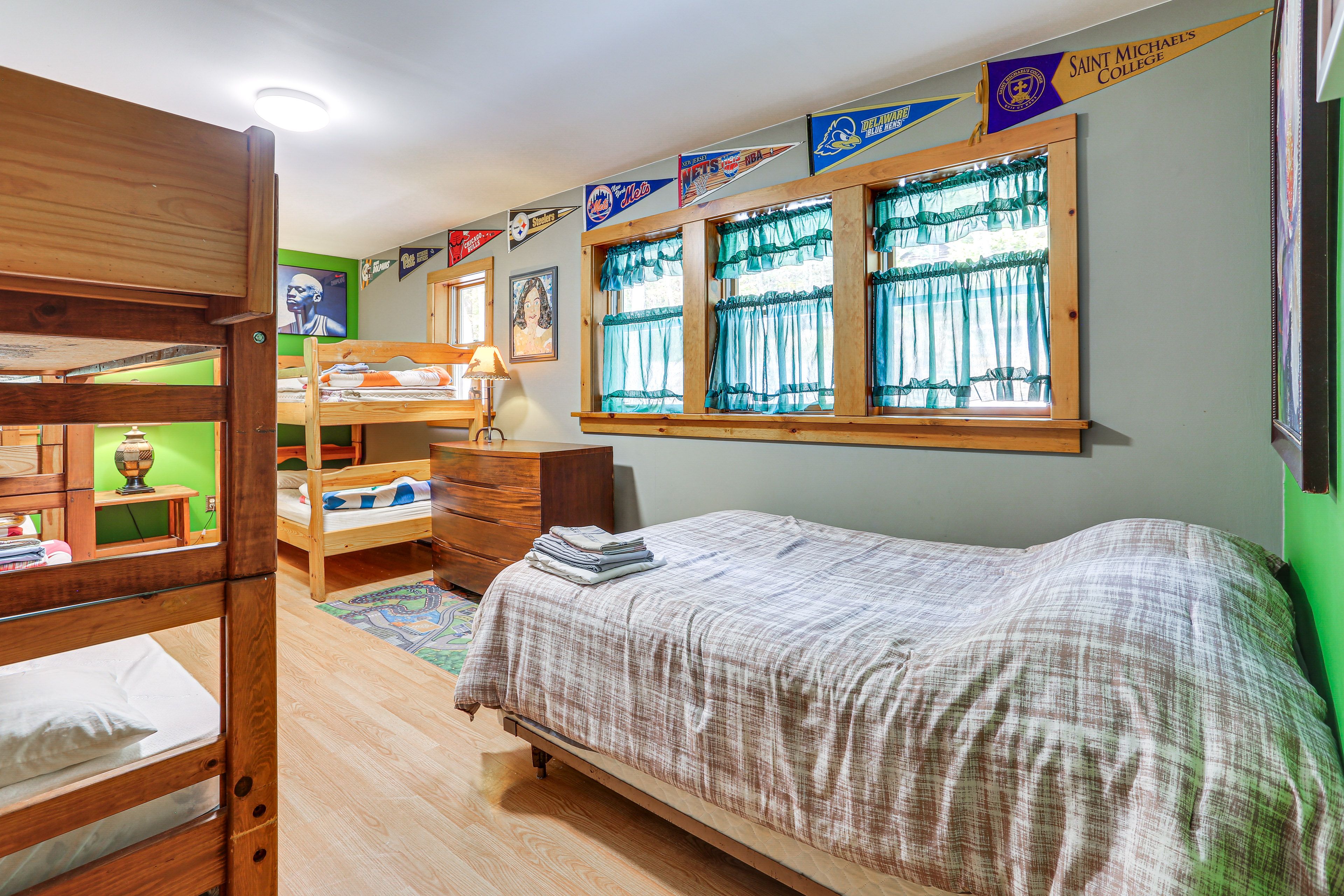 Bedroom 5 | 3 Twin Bunk Beds | Full Bed | Upper Level