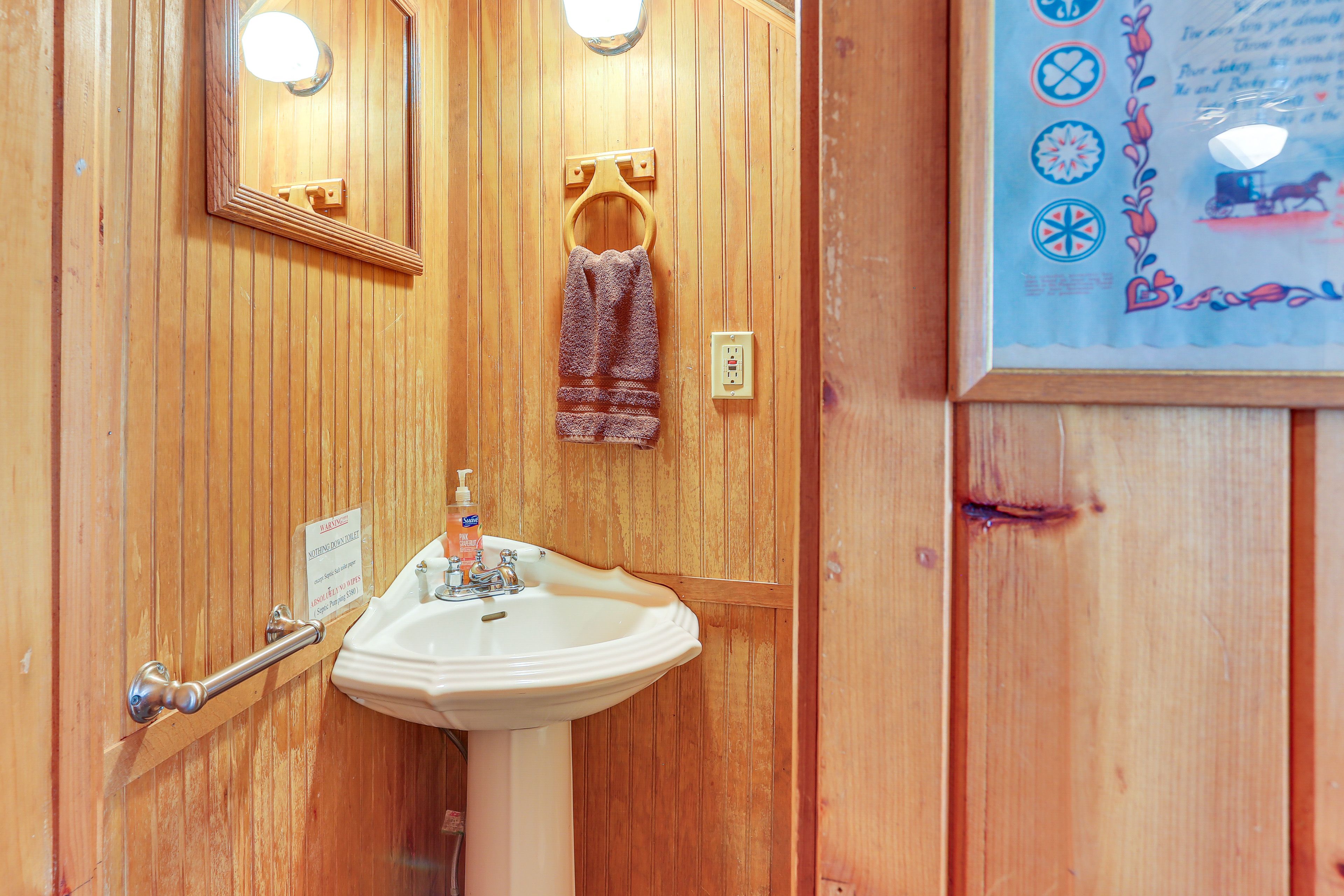 Half Bathroom | Main Level