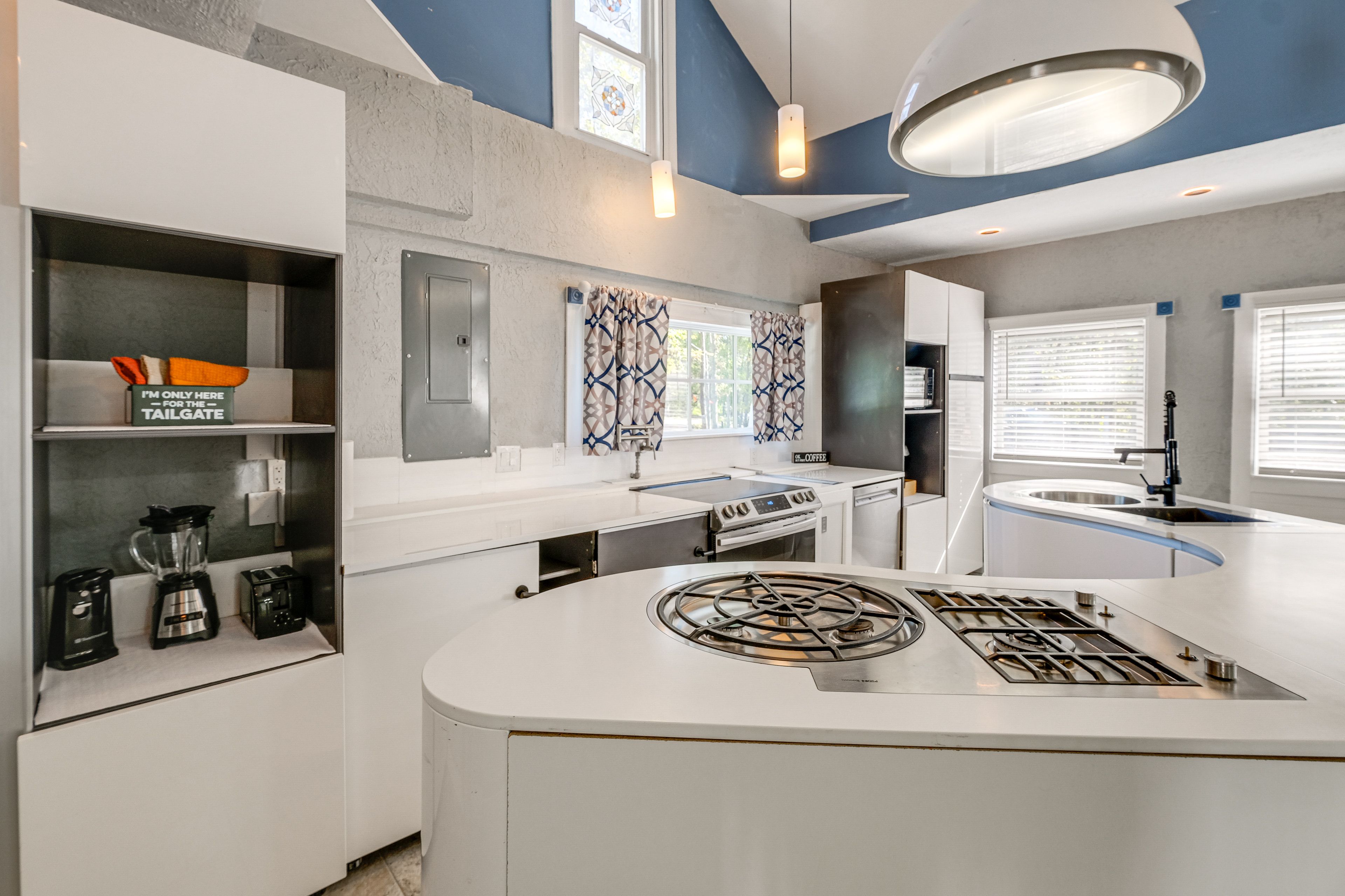 Kitchen | 1st Floor | Keurig/Drip Coffee Maker | Toaster | Cooking Basics