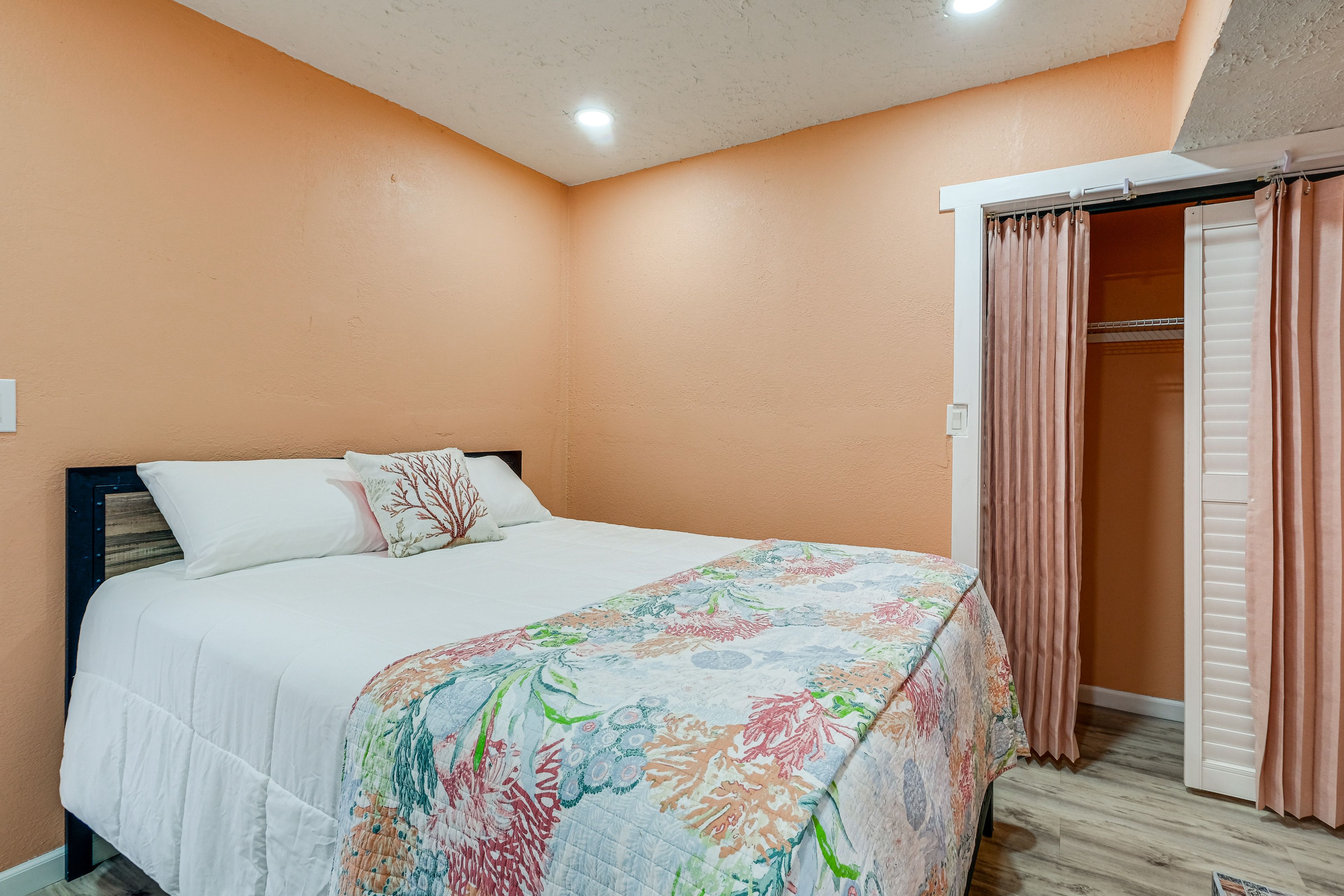 Bedroom 3 | 1st Floor | Queen Bed | Smart TV