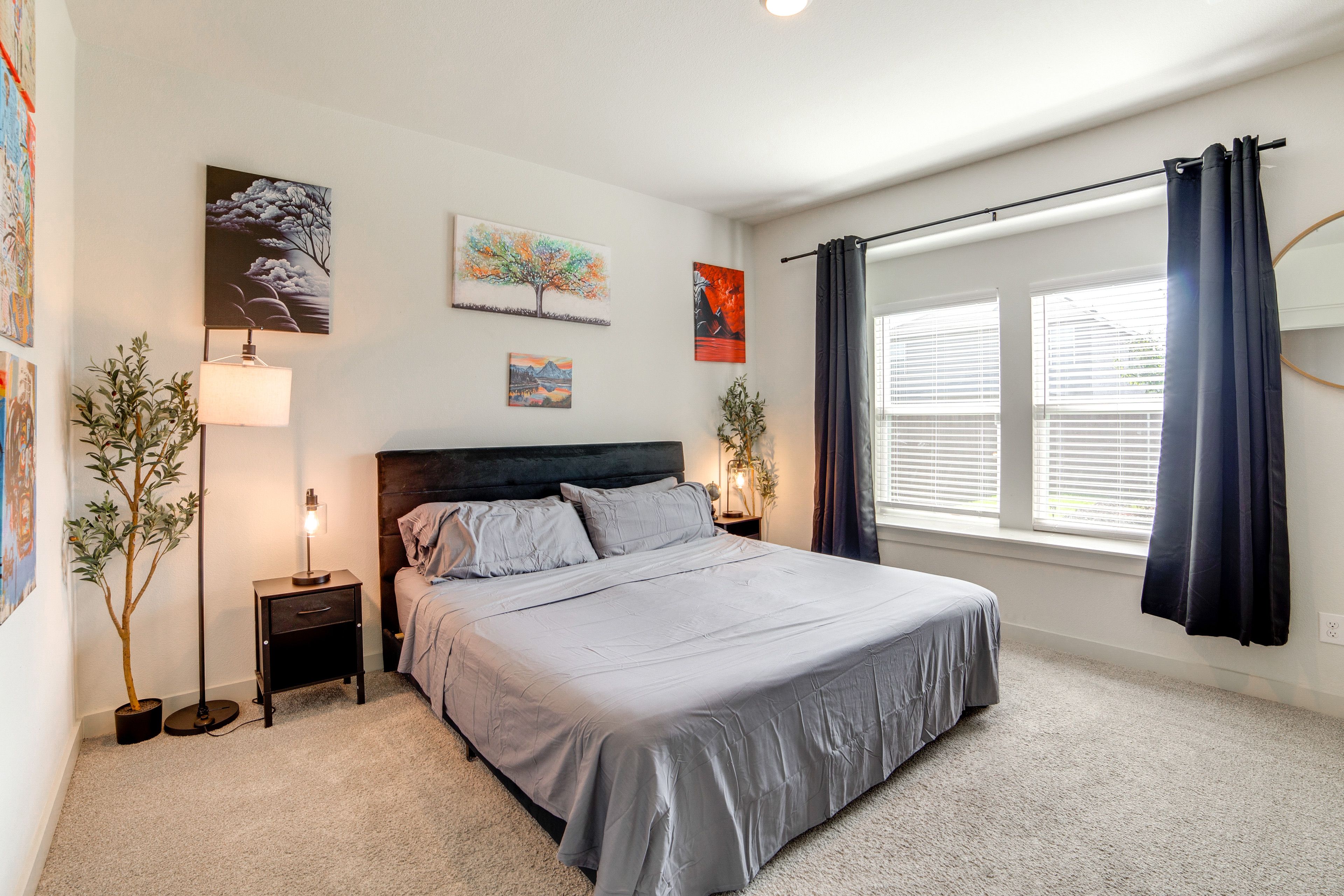 Bedroom 1 | King Bed | Linens Provided | 1st Floor