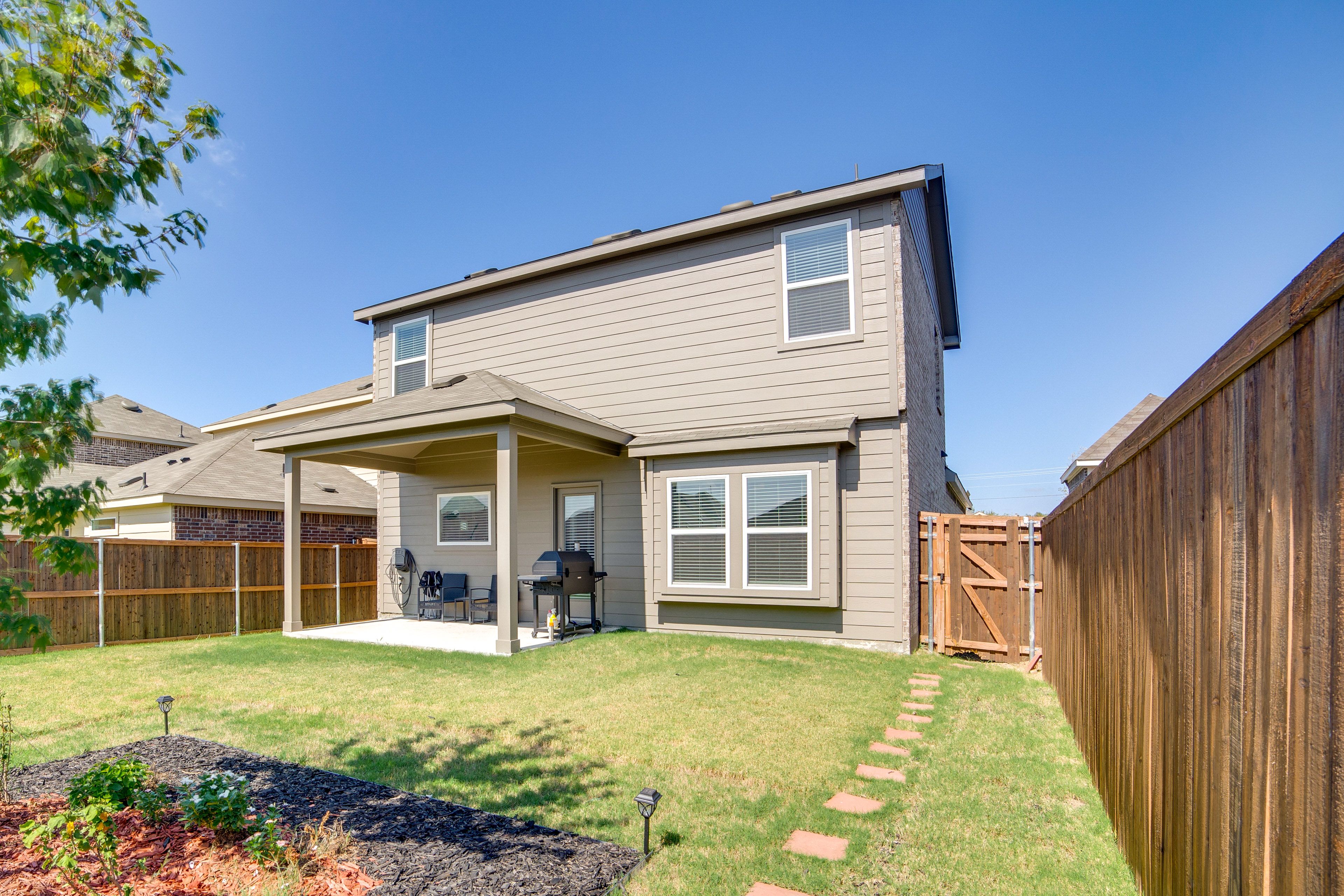 Backyard | Charcoal Grill