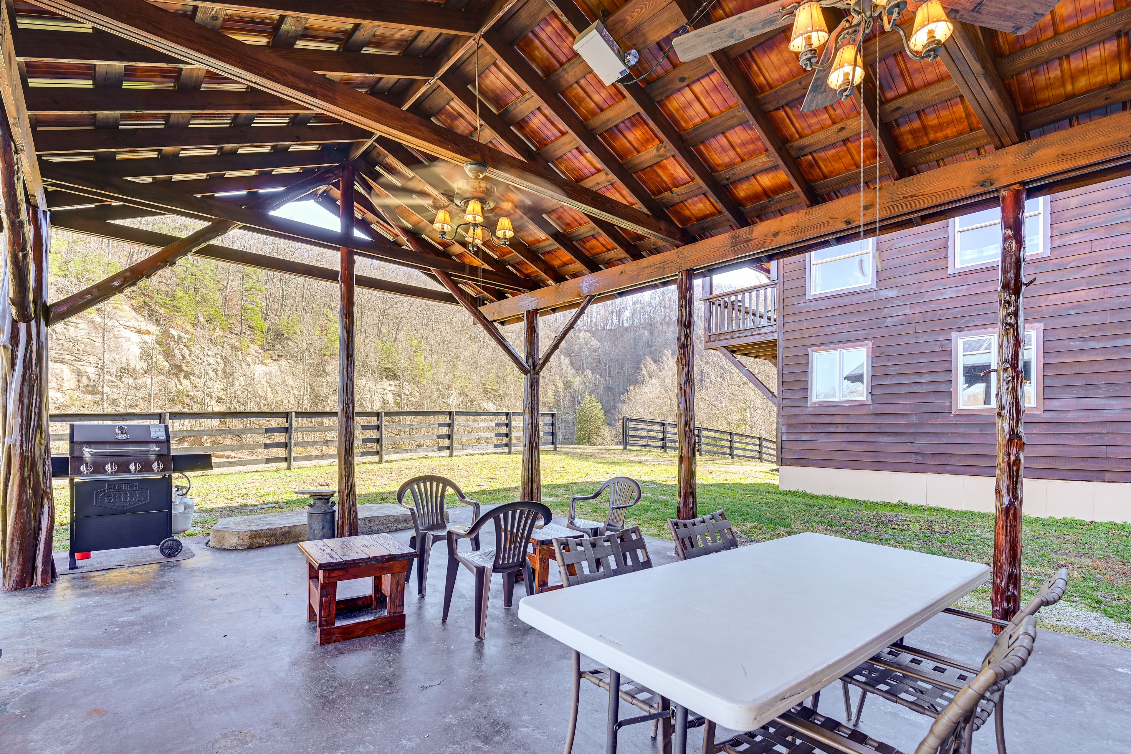 House Exterior | Covered Patio | Dining Area | Gas Grill | Fire Pit