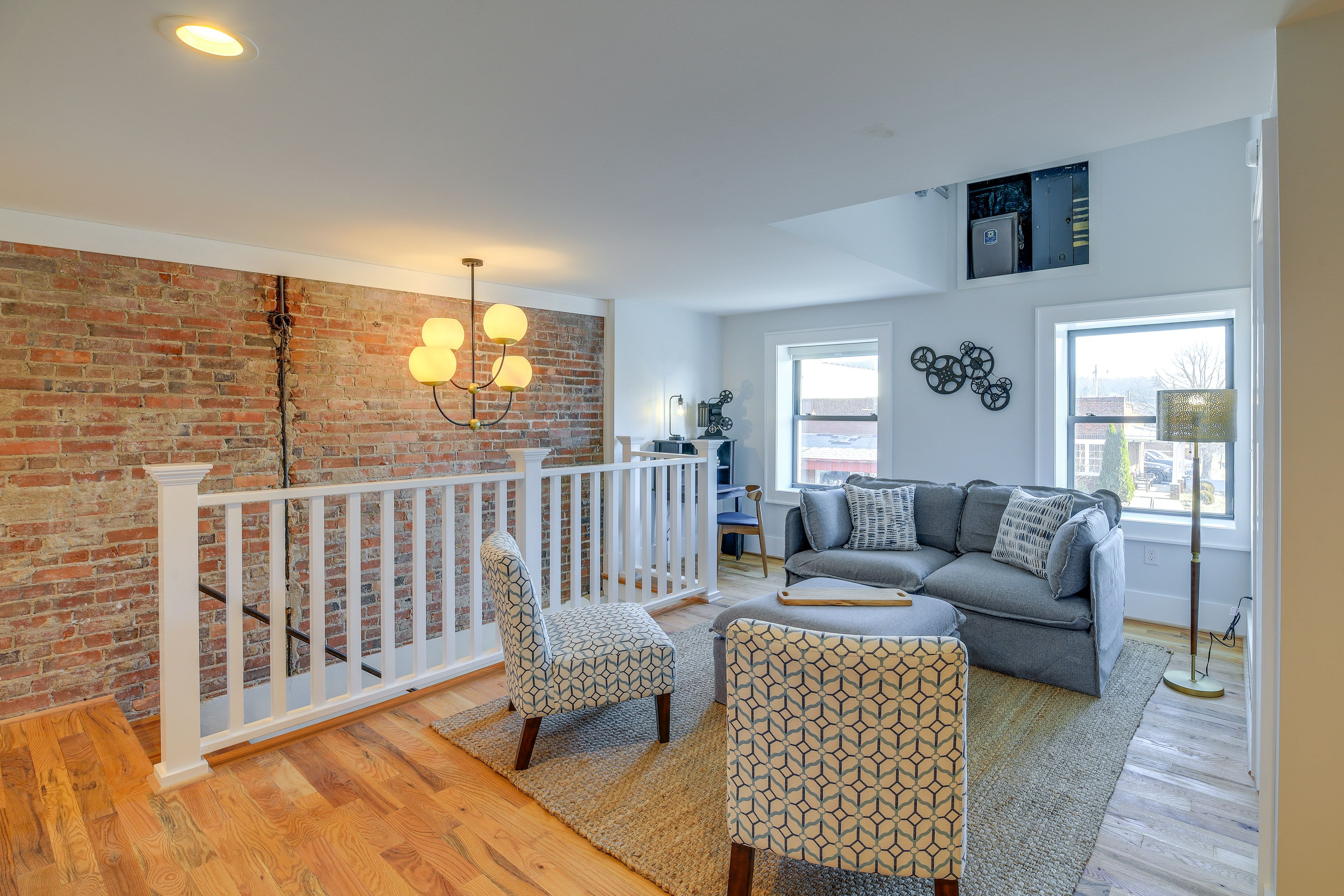 Living Room | Queen Sleeper Sofa