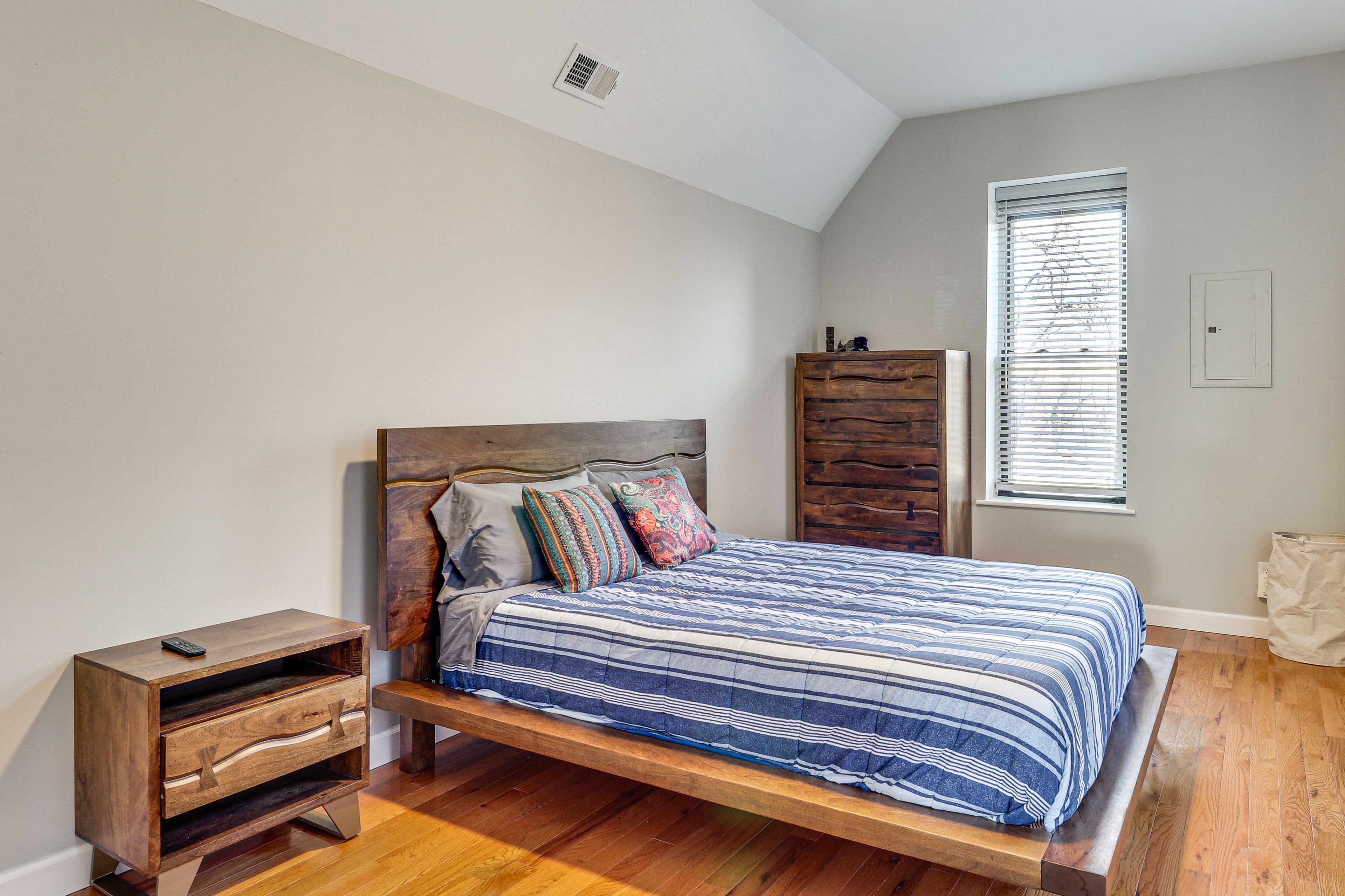 Bedroom 1 | Queen Bed | Main Level