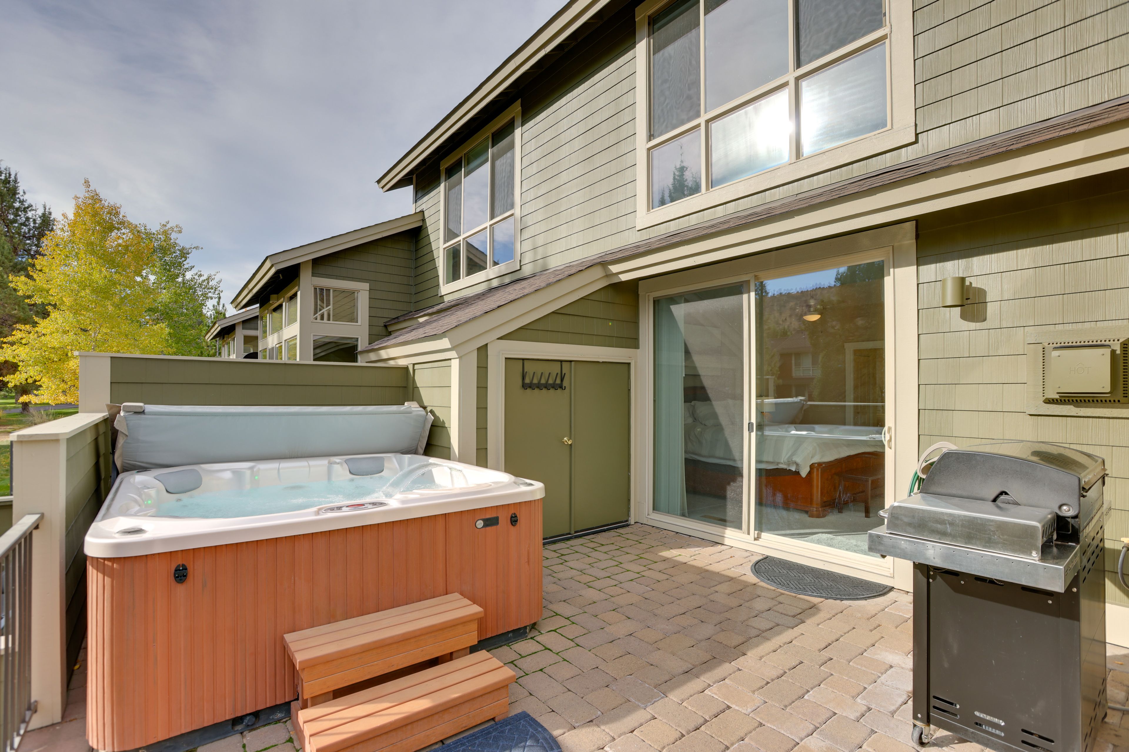 Private Patio | Hot Tub | Gas Grill