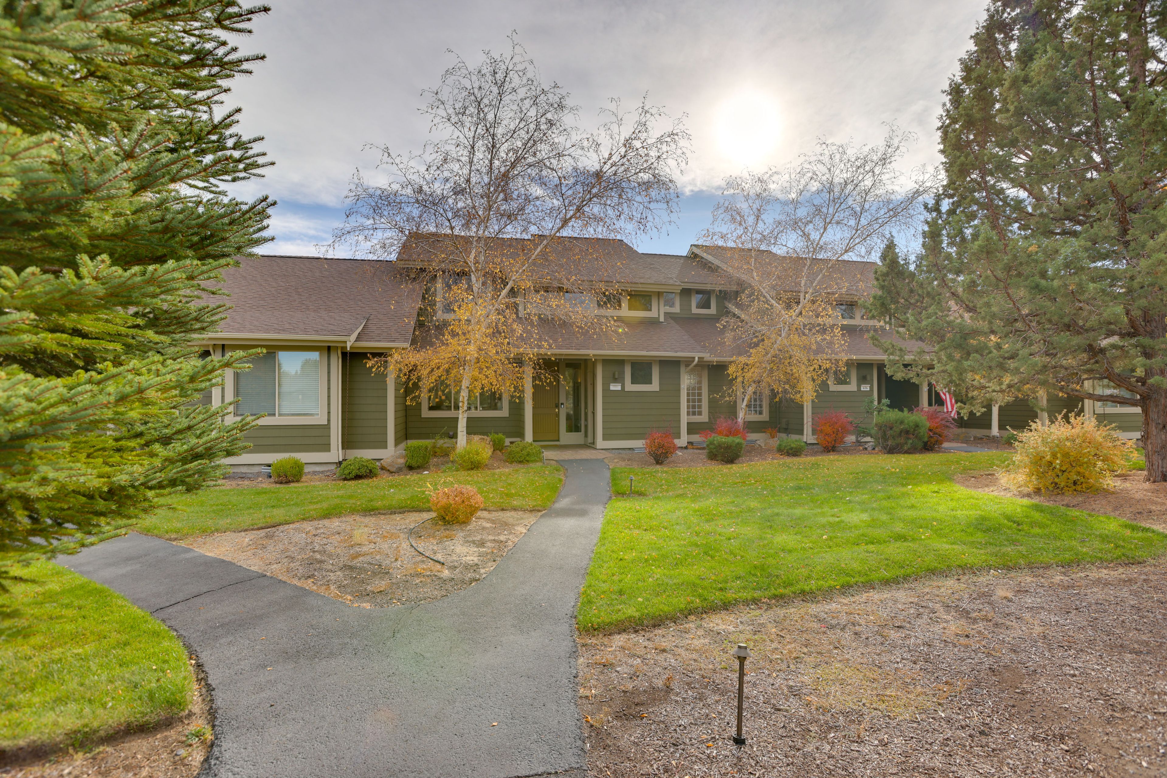 Parking | Driveway (2 Vehicles)