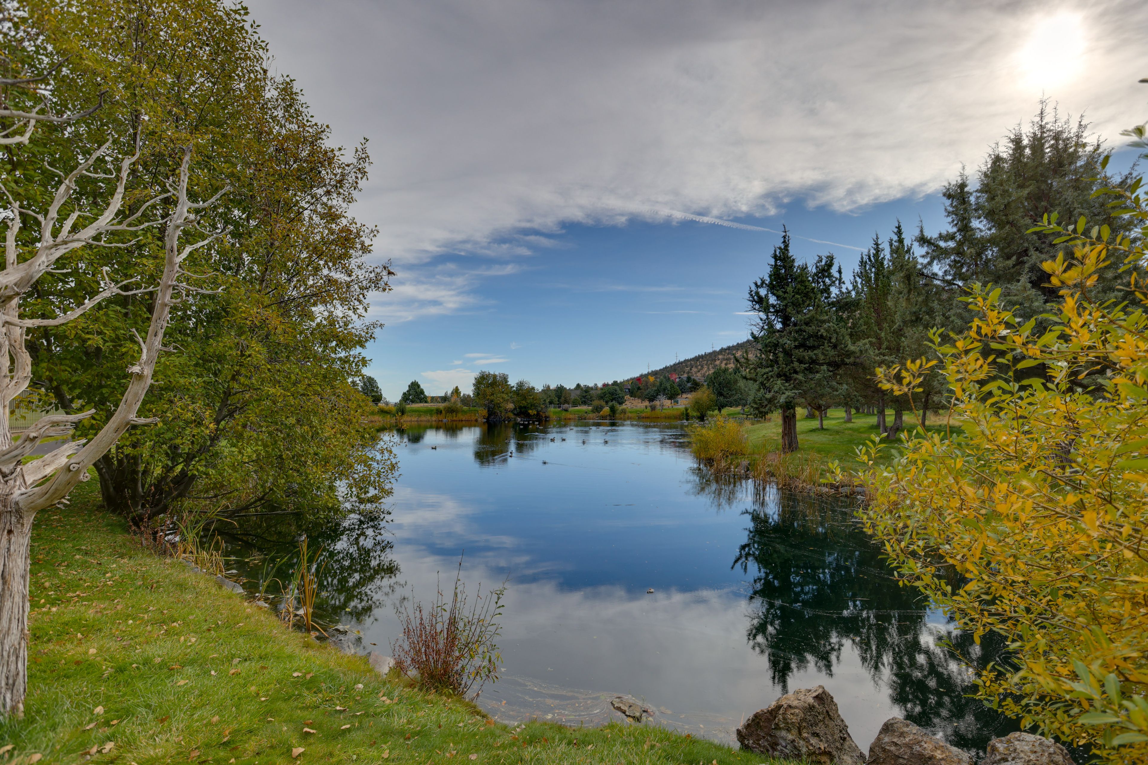 The Ridge at Eagle Crest Resort | Community Amenities | Lakeside Walking Trails