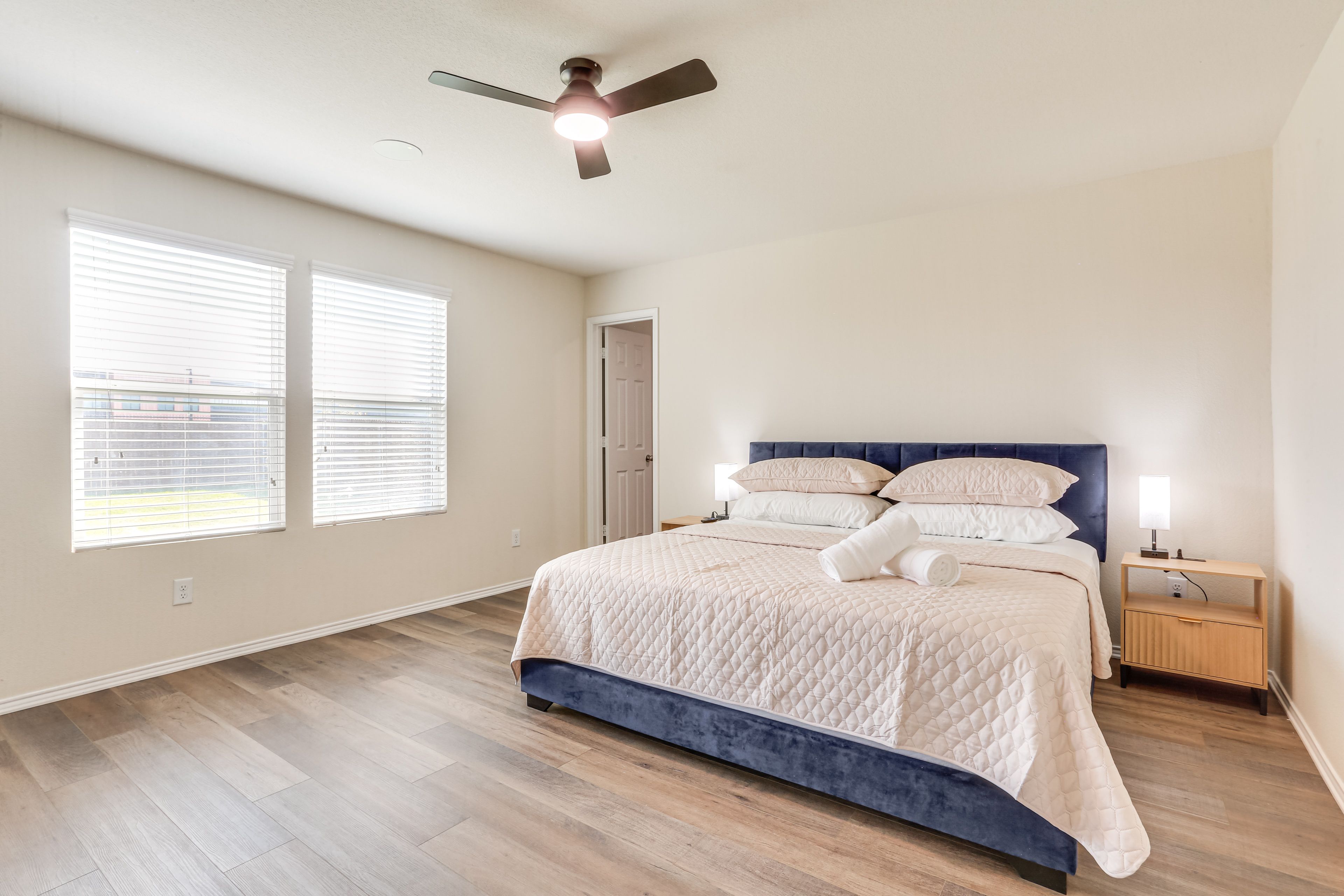 Bedroom 1 | King Bed | Smart TV