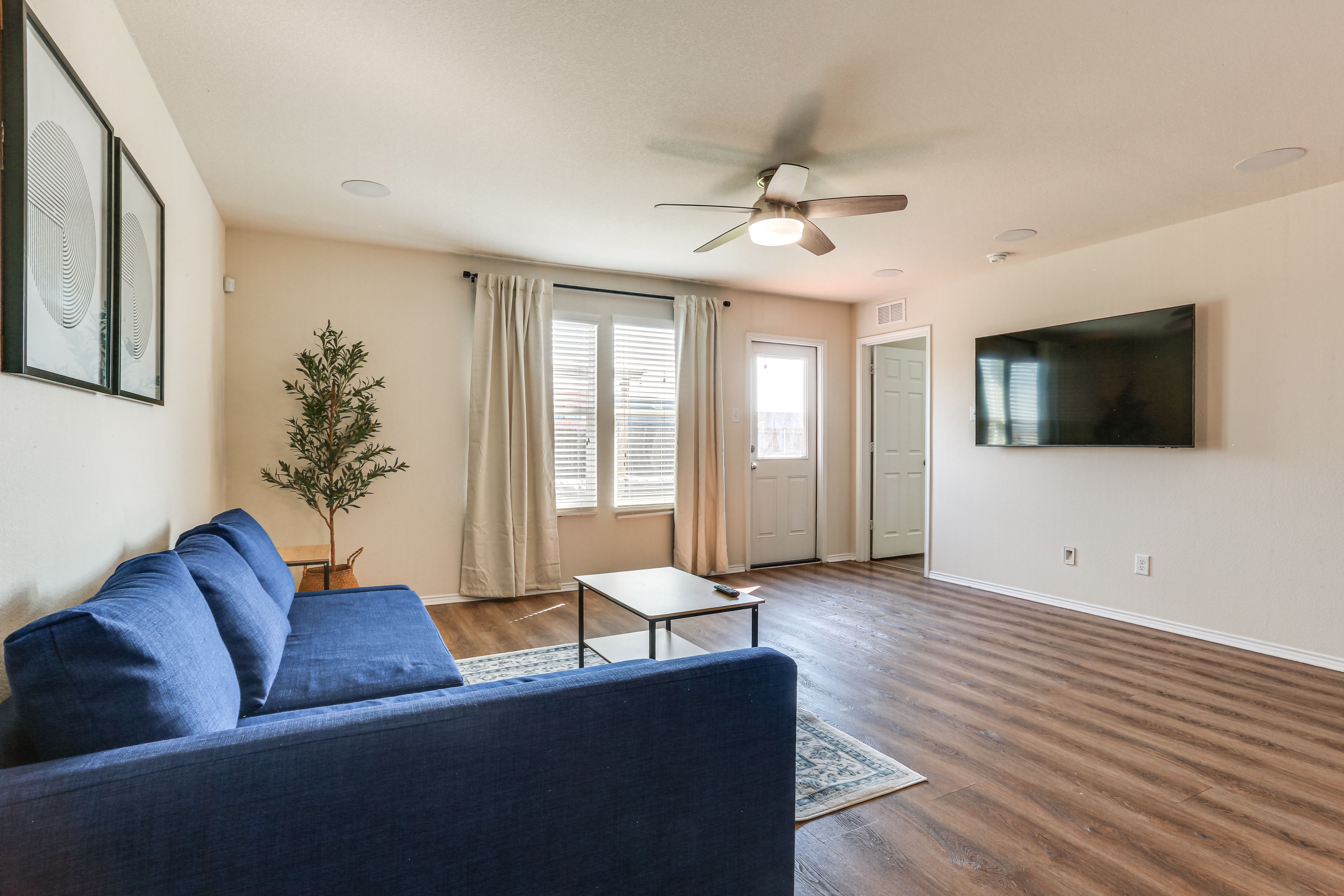 Living Room | Queen Sleeper Sofa