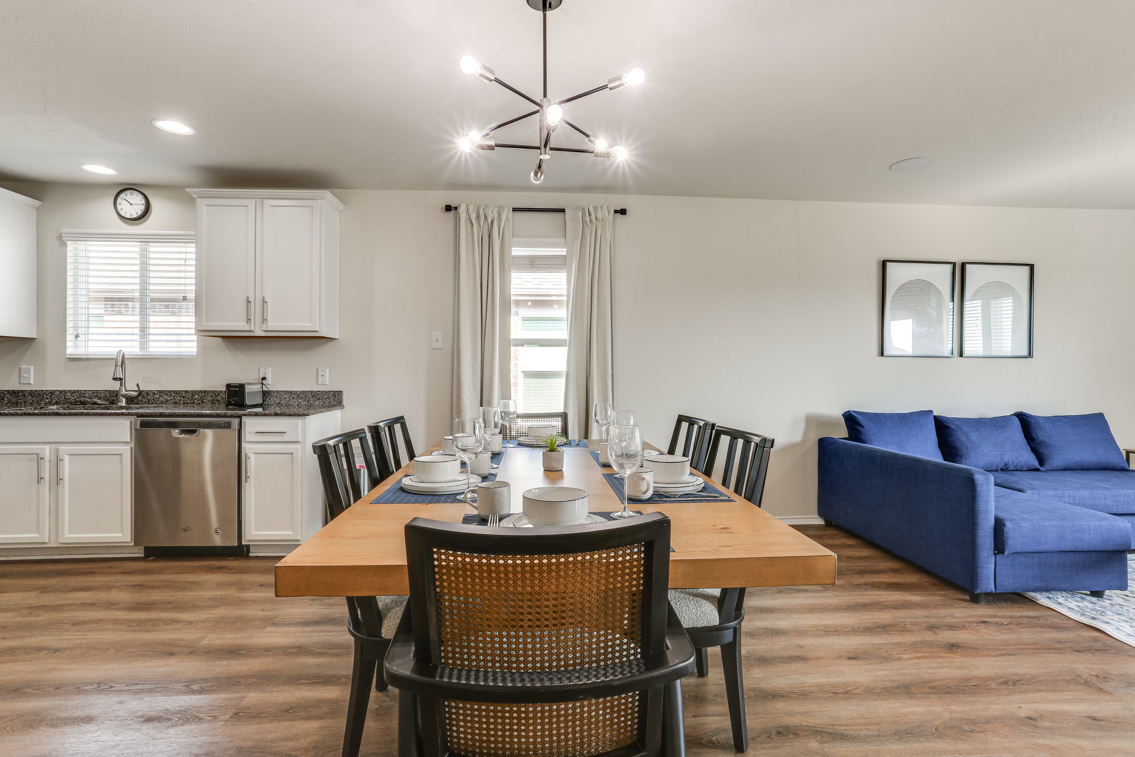 Dining Area | Dishware/Flatware