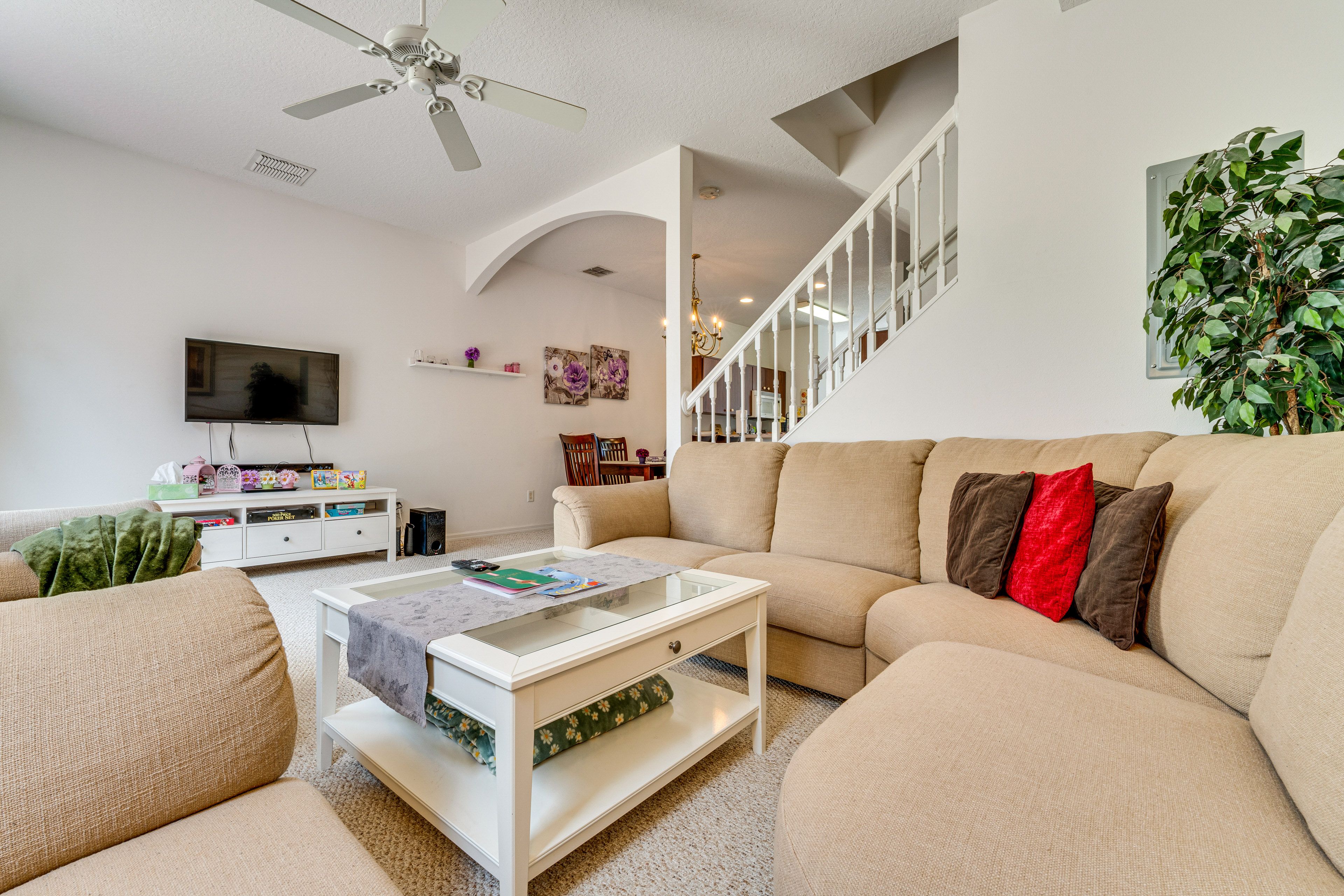 Living Room | 1st Floor | Smart TV | Free WiFi