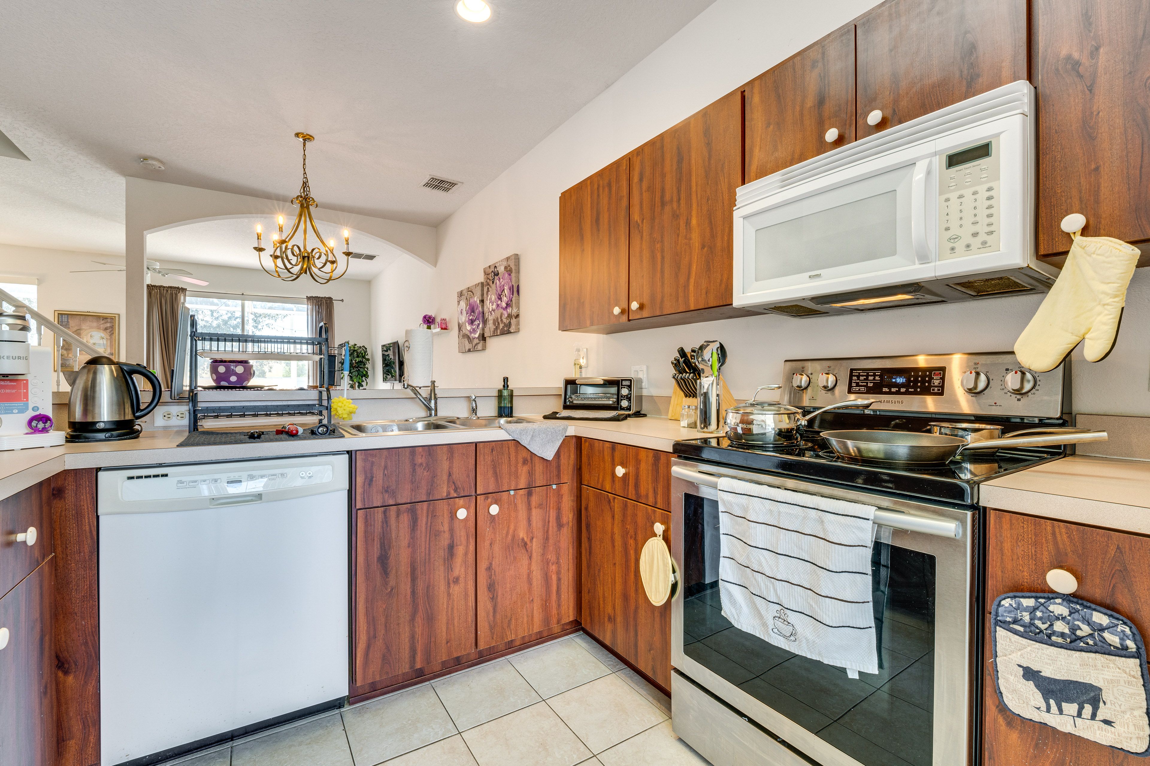 Kitchen | 1st Floor | Keurig | Toaster Oven | Blender