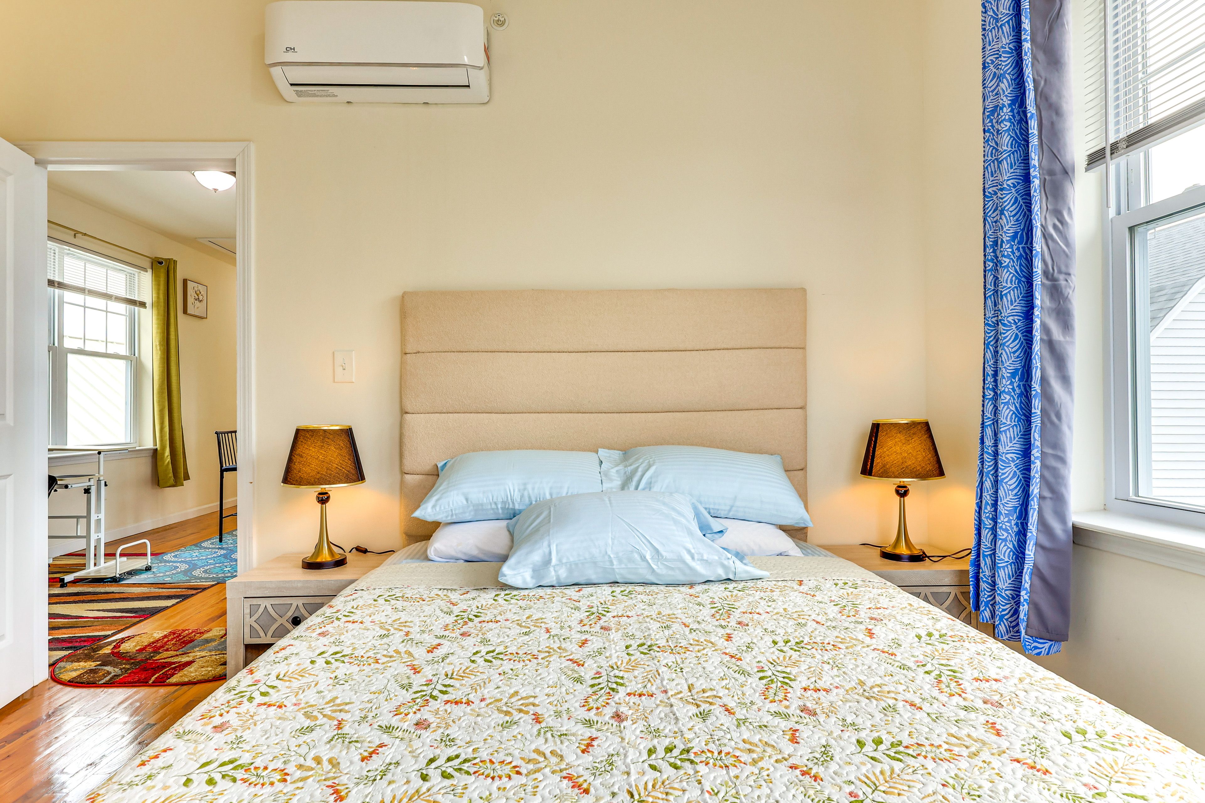 Bedroom | Queen Bed