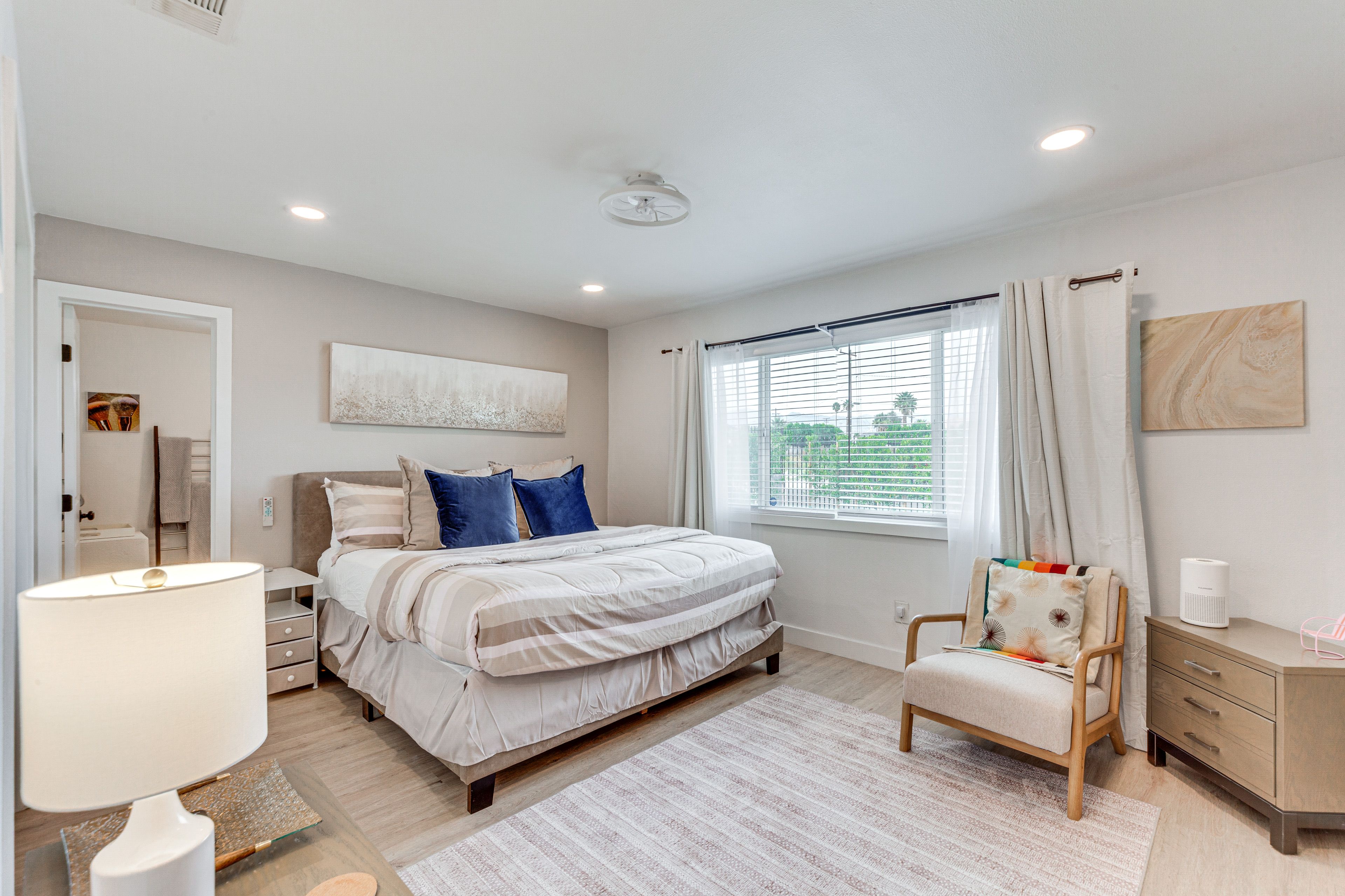 Bedroom 1 | King Bed