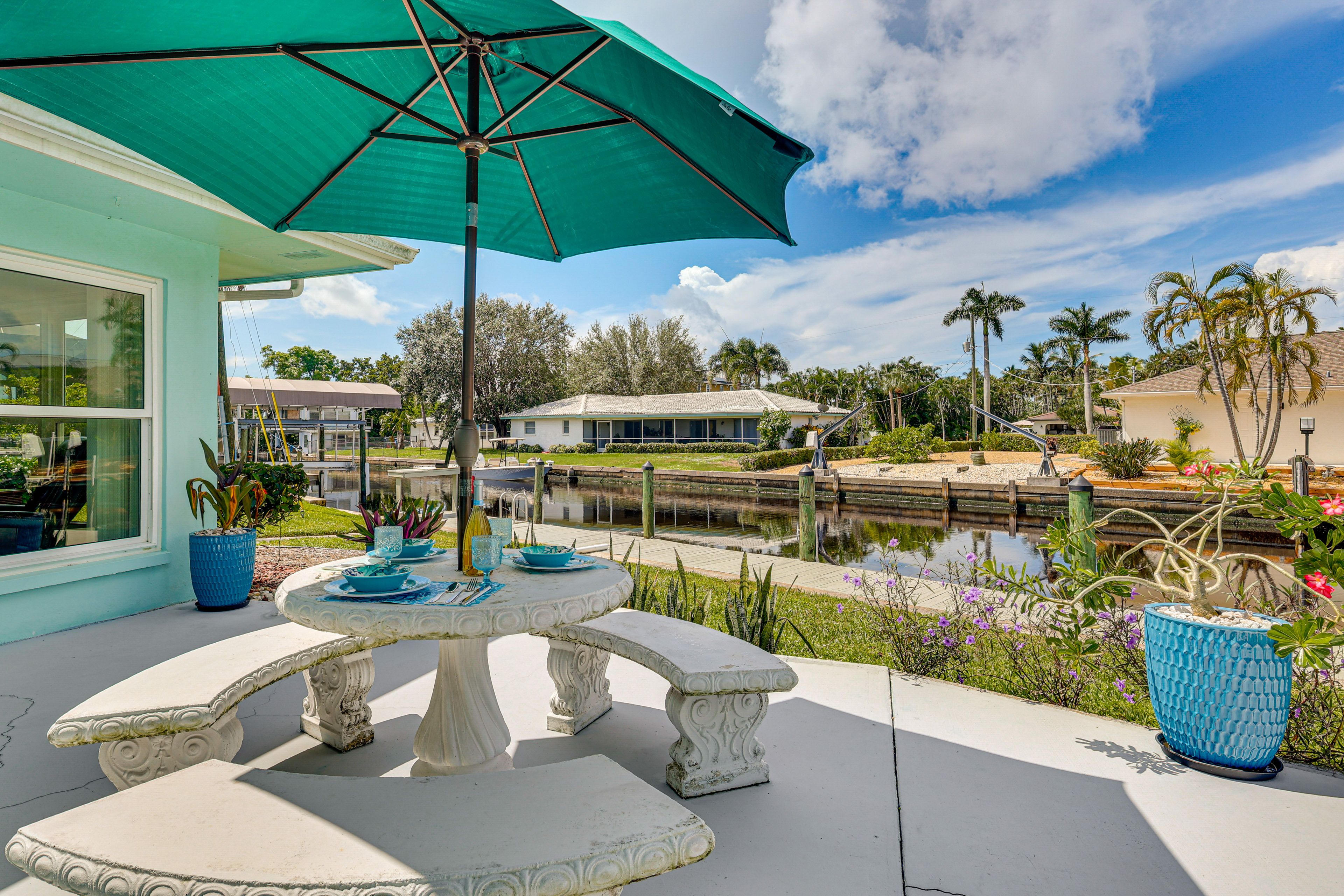 Fort Myers Vacation Rental | 2BR | 2BA | 1,500 Sq Ft | 2 Steps Required