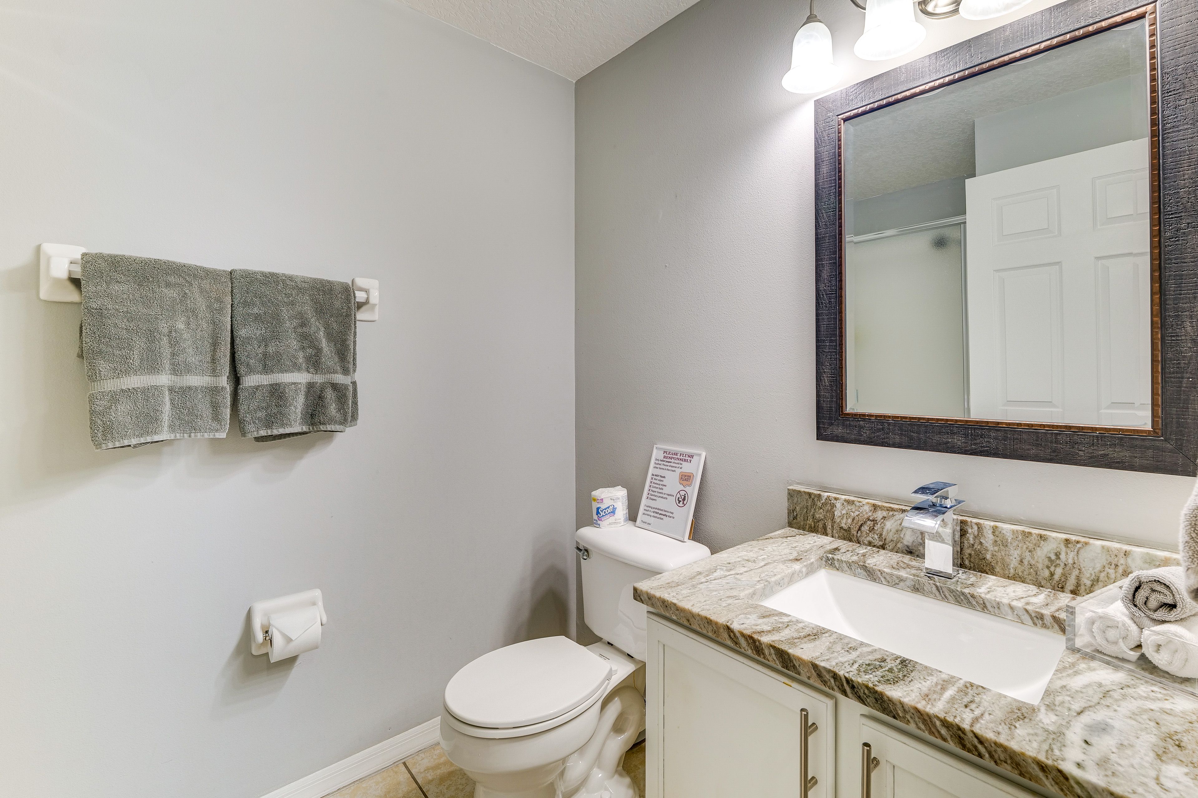 Full Bathroom | 2nd Floor