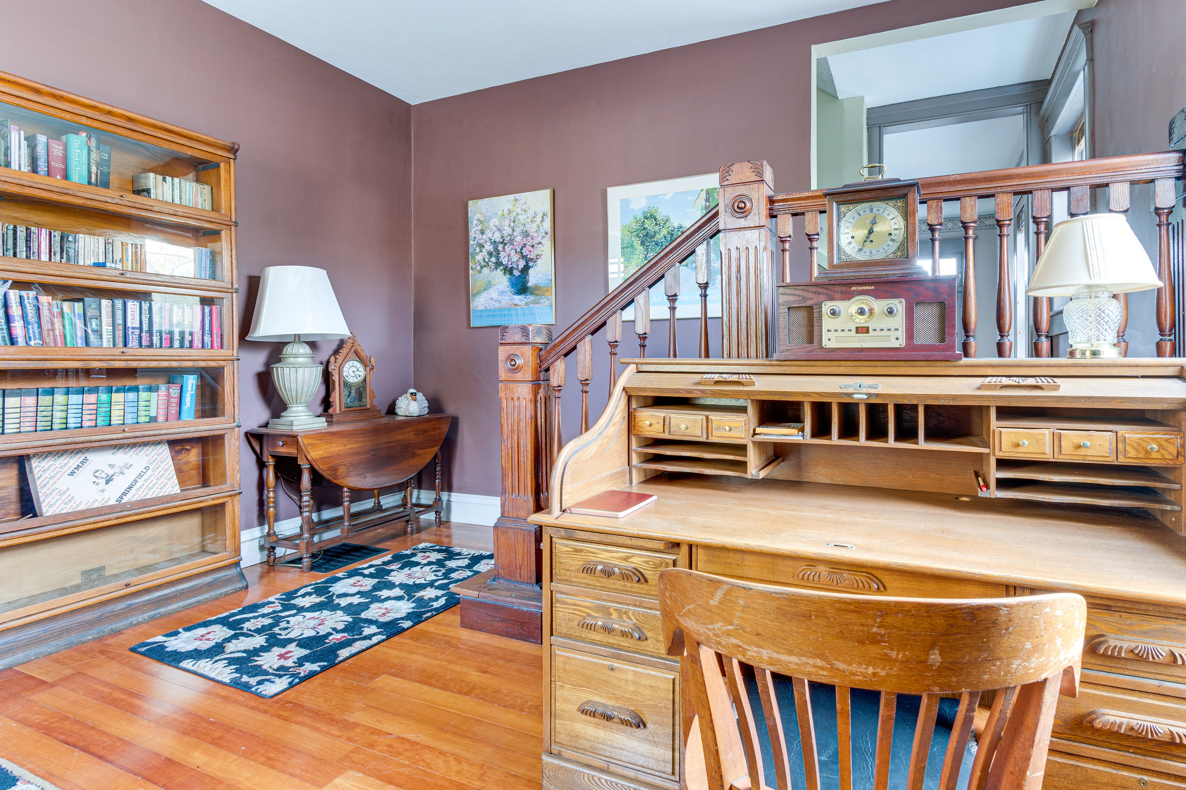 Office | Desk | Books | 1st Floor